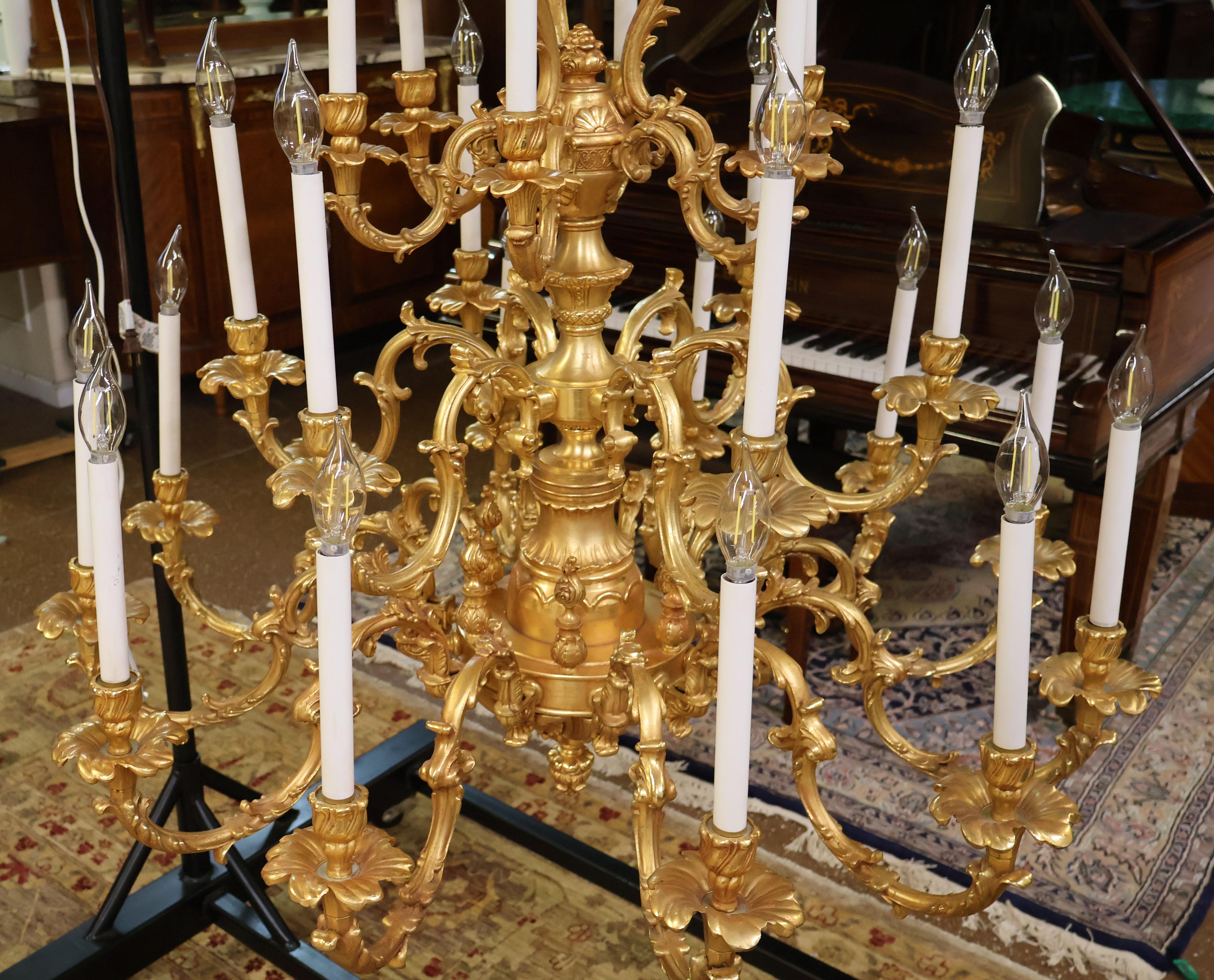 Monumental Italian Rococo Style 20 Light Bronze Gold Dore Chandelier By FBAI For Sale 8