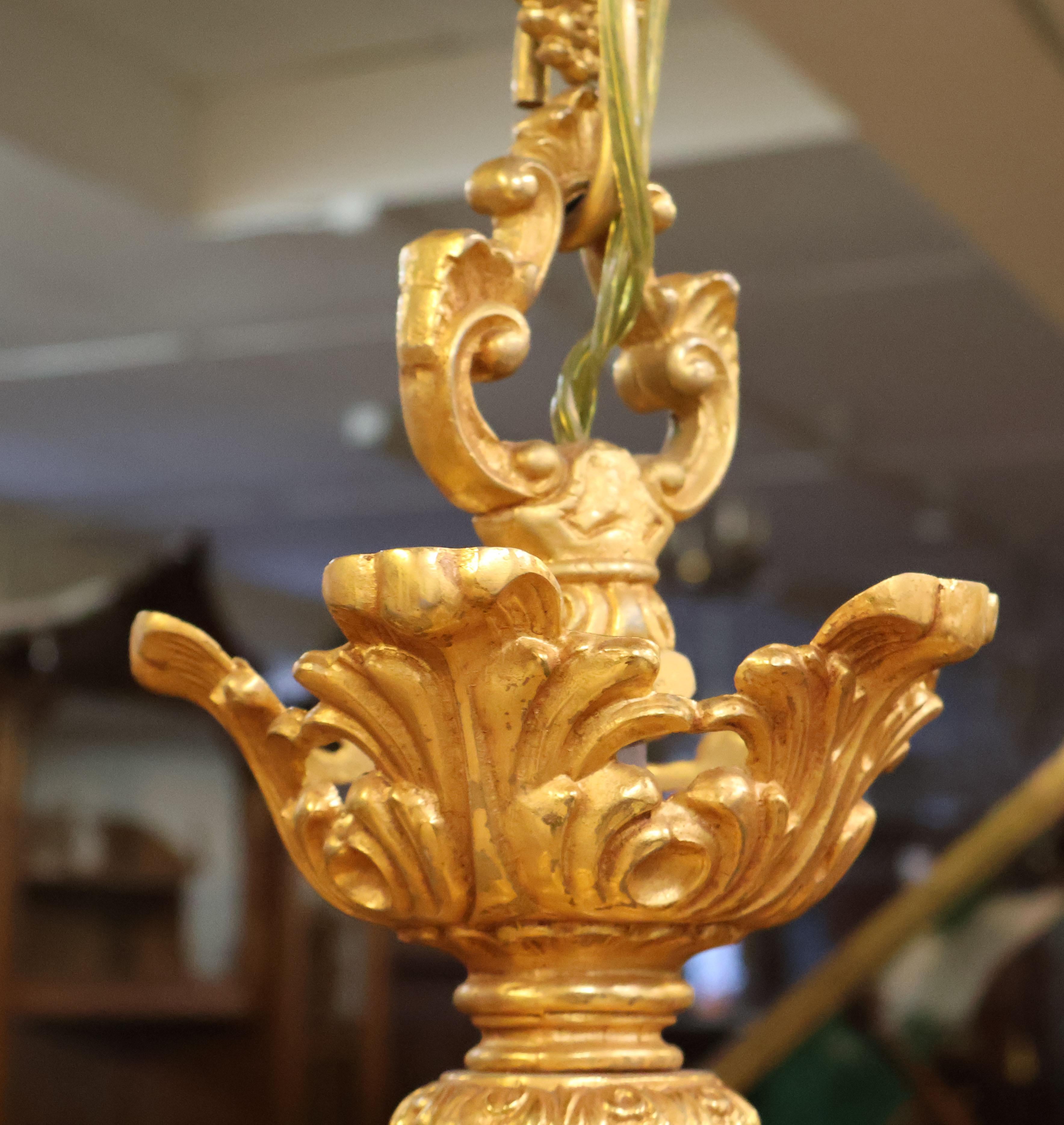 Monumentaler italienischer Rokoko-Kronleuchter im Rokoko-Stil mit 20 Lichtern aus Bronze und Gold von FBAI im Angebot 9