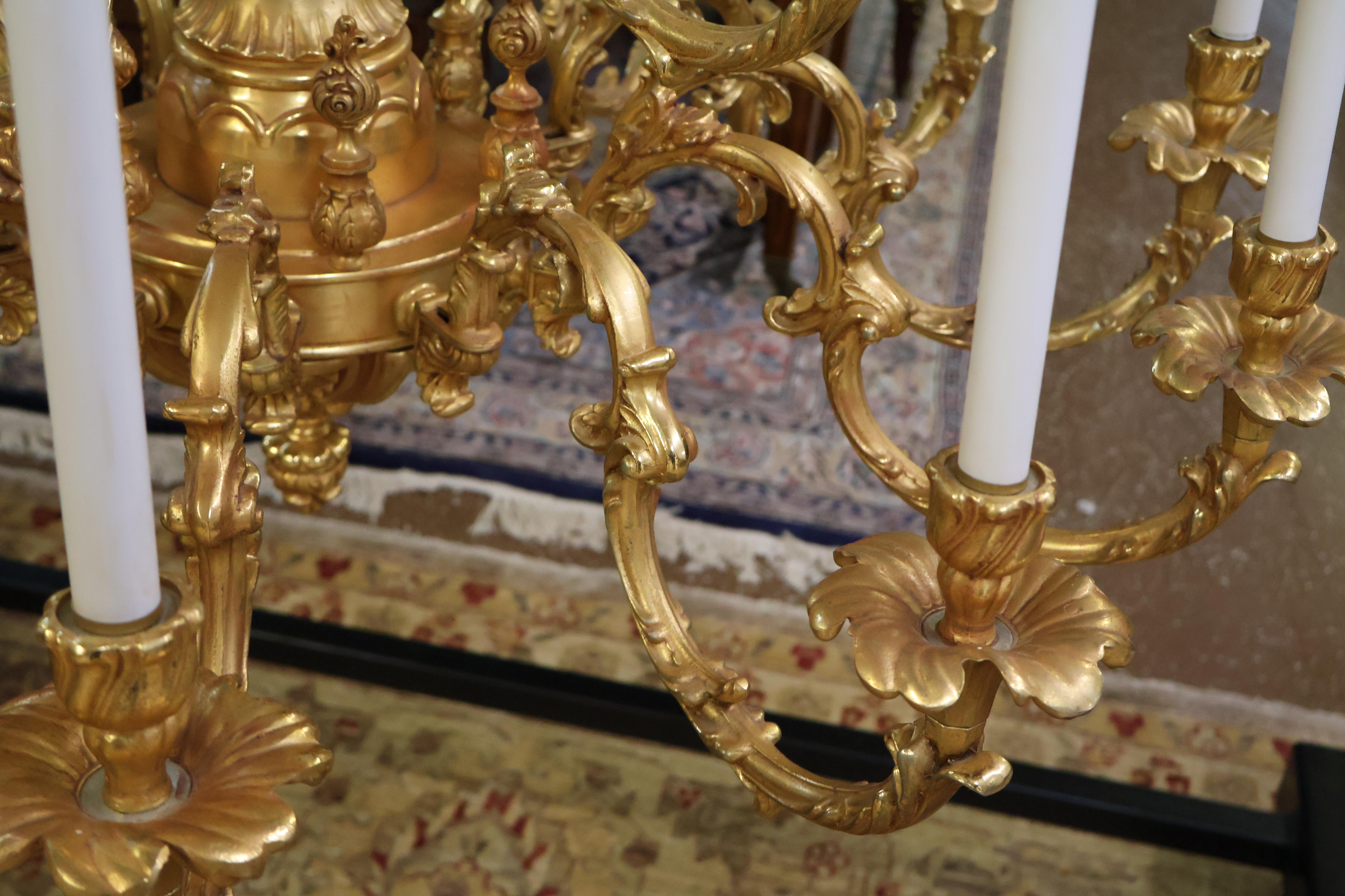 Monumental Italian Rococo Style 20 Light Bronze Gold Dore Chandelier By FBAI For Sale 13