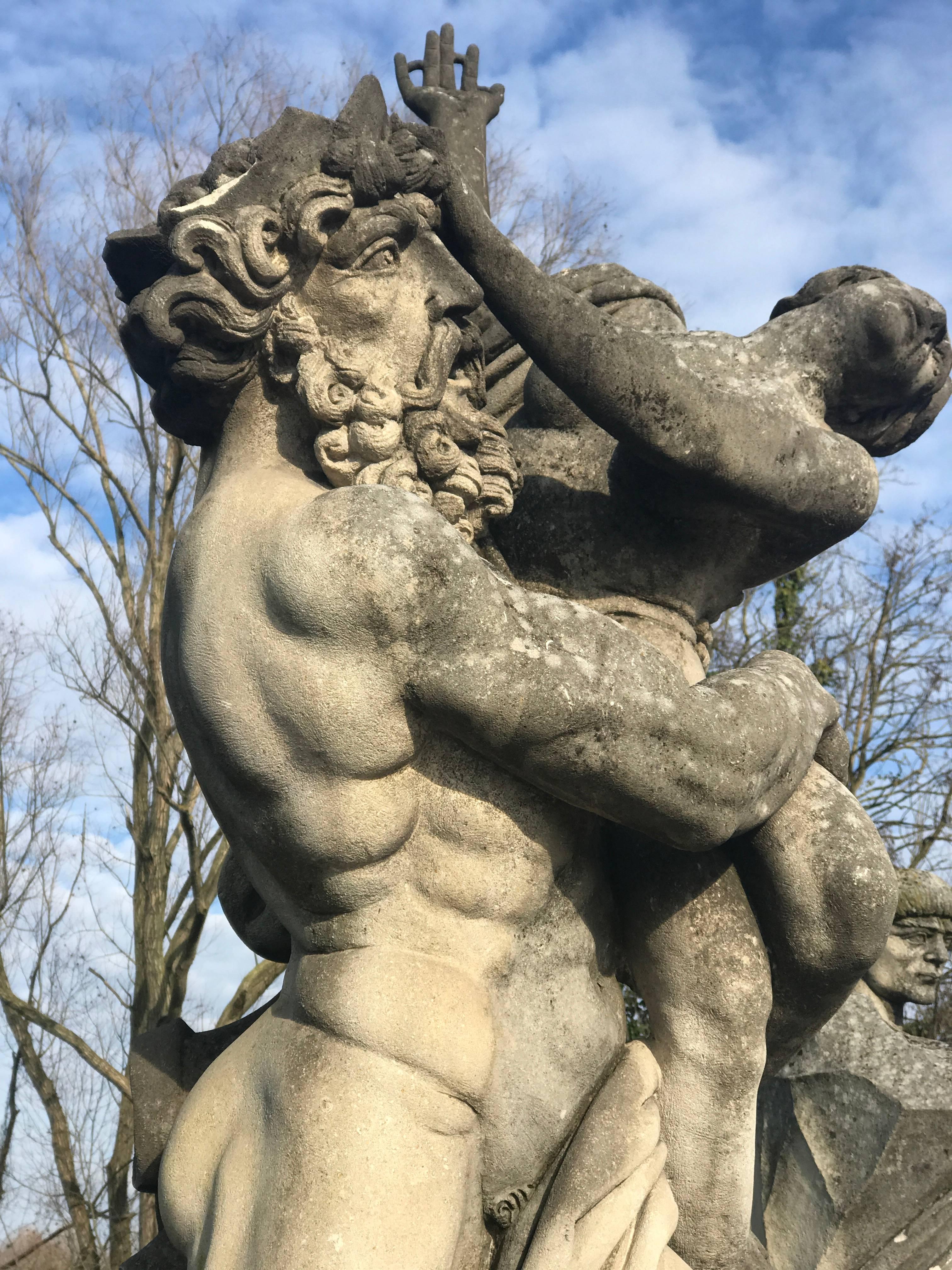 Inspiriert von der berühmten italienischen Barockskulptur von Bernini, die im Museum Villa Borghese ausgestellt ist.
Höhe der Skulptur cm 250 circa.
Der Sockel aus Stein ist neu und wurde der Skulptur angepasst. Cm 90 x 80 x 80. Die Gesamthöhe mit