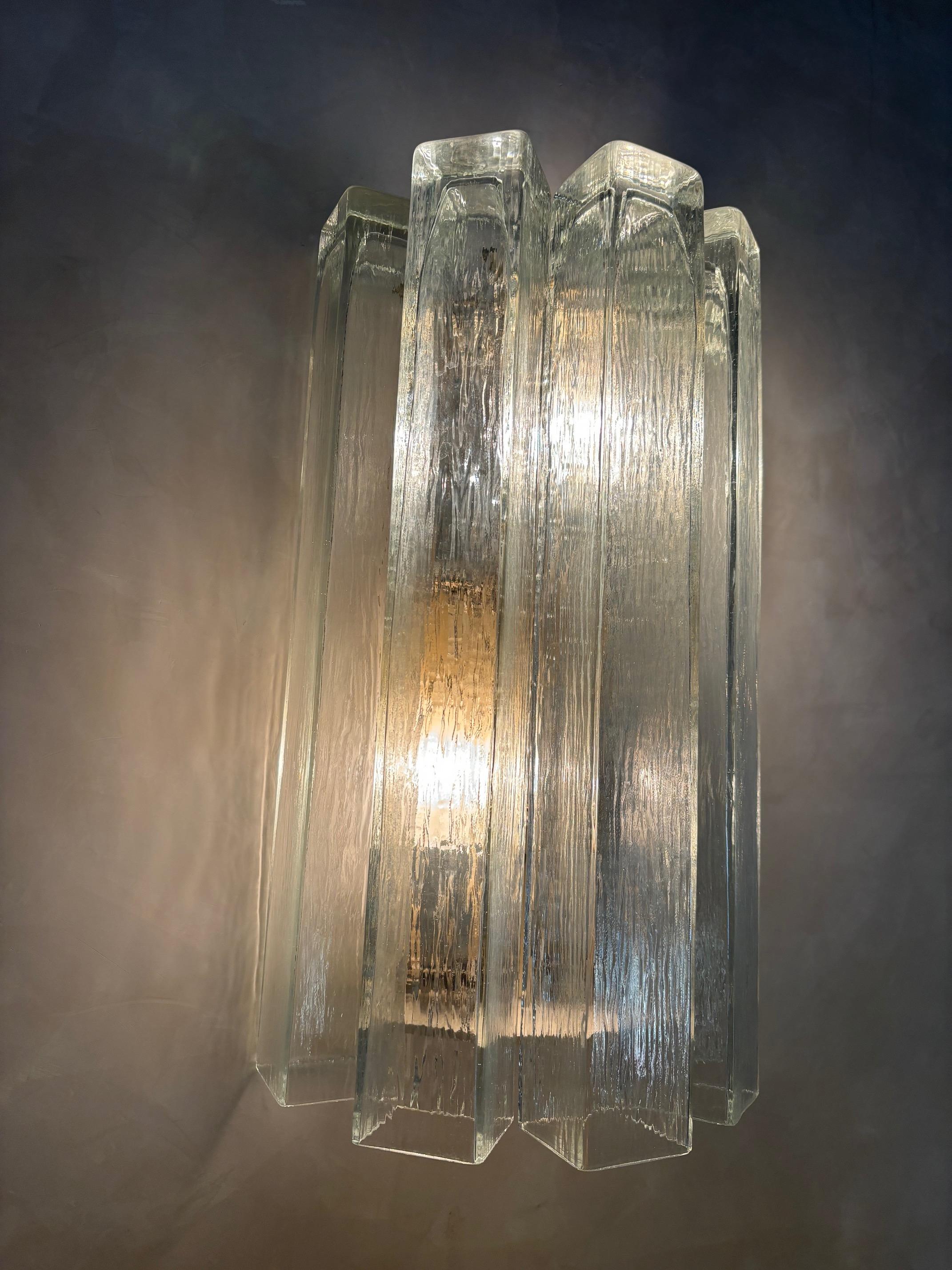Monumentale italienische Wandlampen von Venini, Italien, 1970er Jahre (Metall) im Angebot