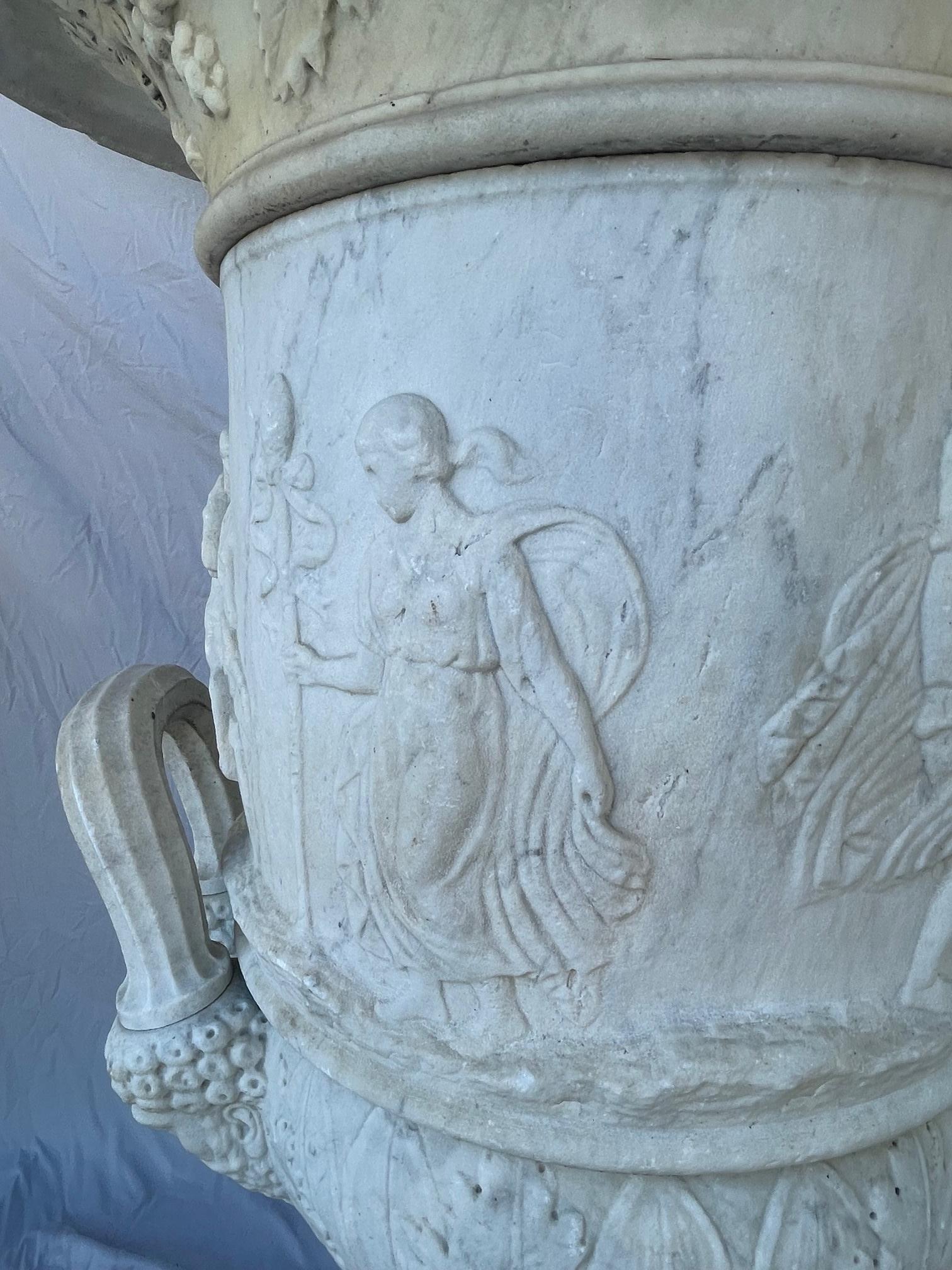 Monumental Italian White Marble Copy of the Medici Urn. Early 20th Century. For Sale 6