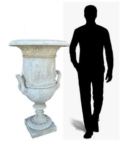 Copia monumentale in marmo bianco italiano dell'urna medicea. Inizio del XX secolo.