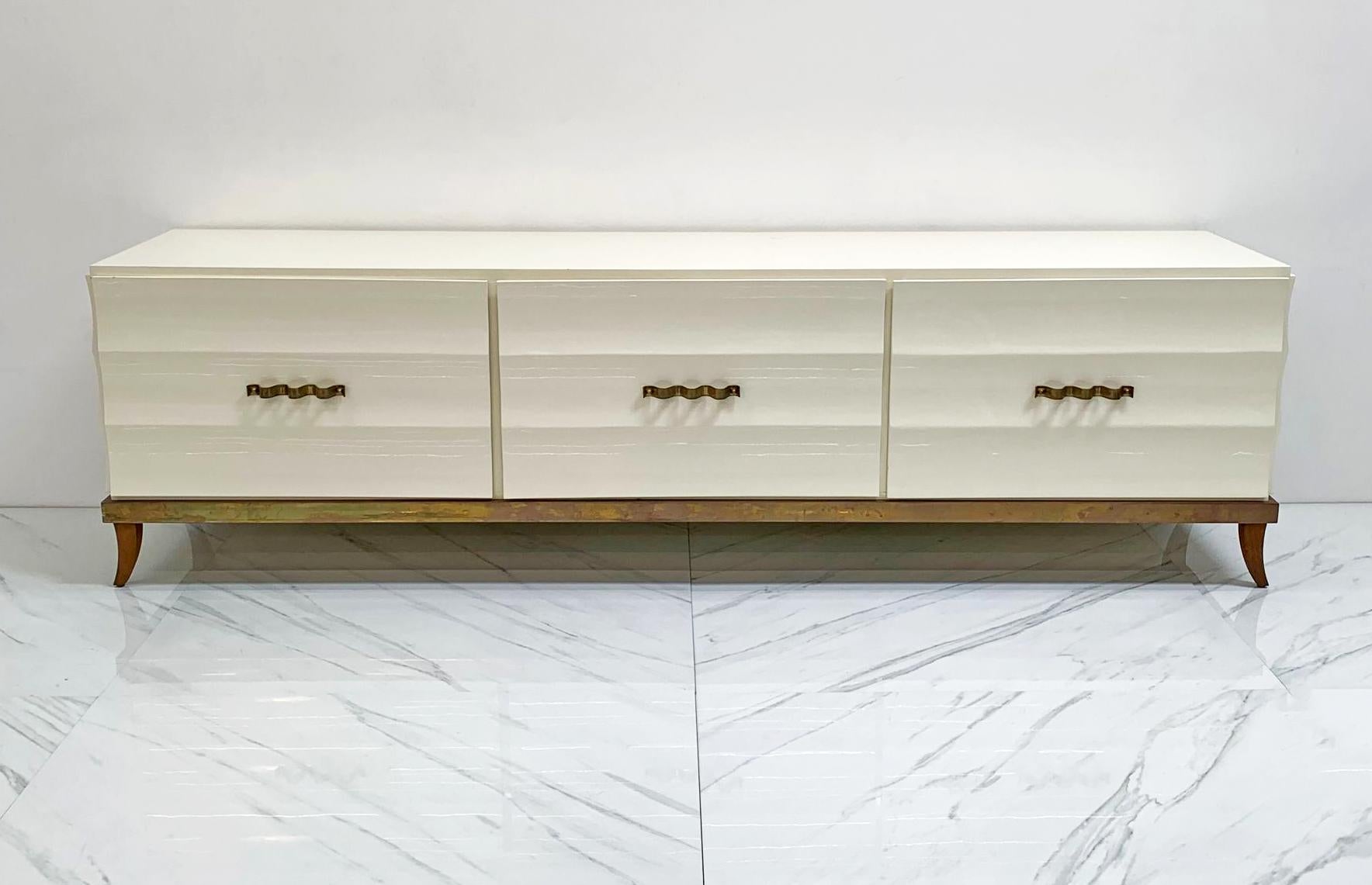 Monumental Ivory Lacquered and Aged Brass Credenza Style of Tommi Parzinger In Good Condition For Sale In Culver City, CA