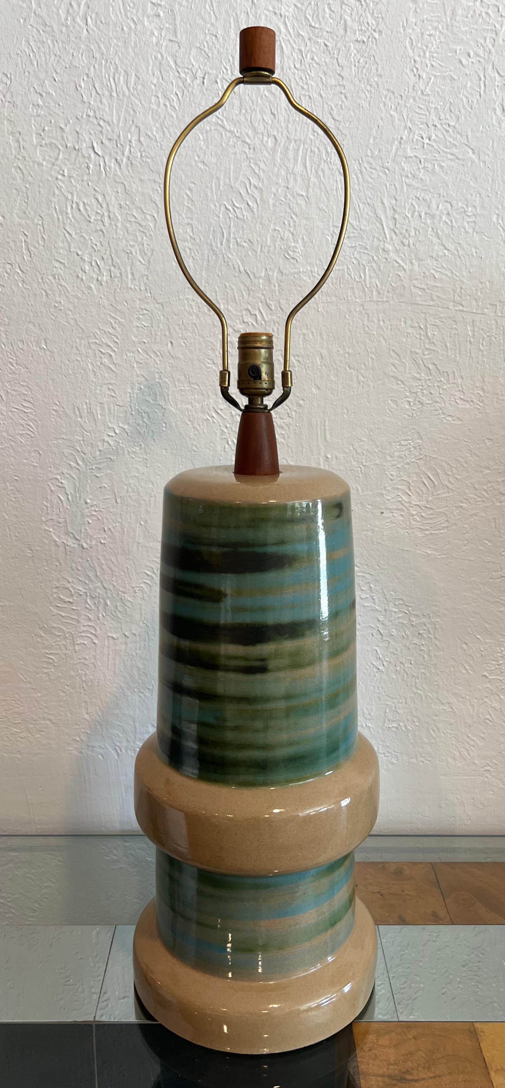 Monumental Jane And Gordon Martz Ceramic Table Lamp In Good Condition For Sale In West Palm Beach, FL