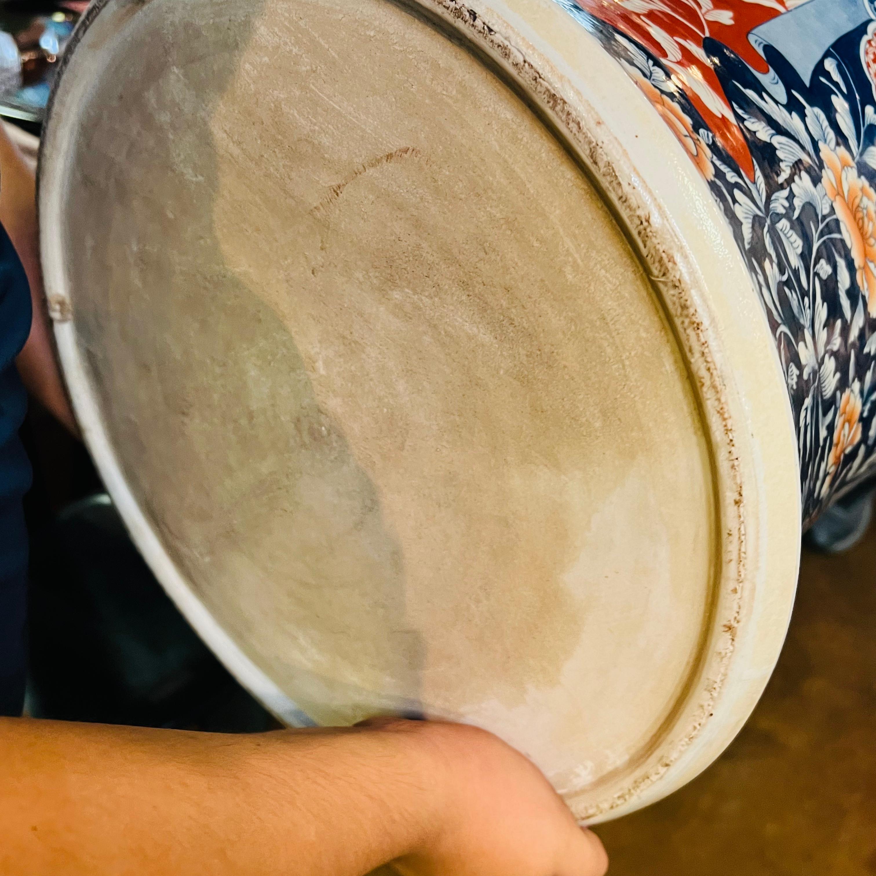 Vaso da terra giapponese monumentale da 5' nello stile di Imari in vendita 9