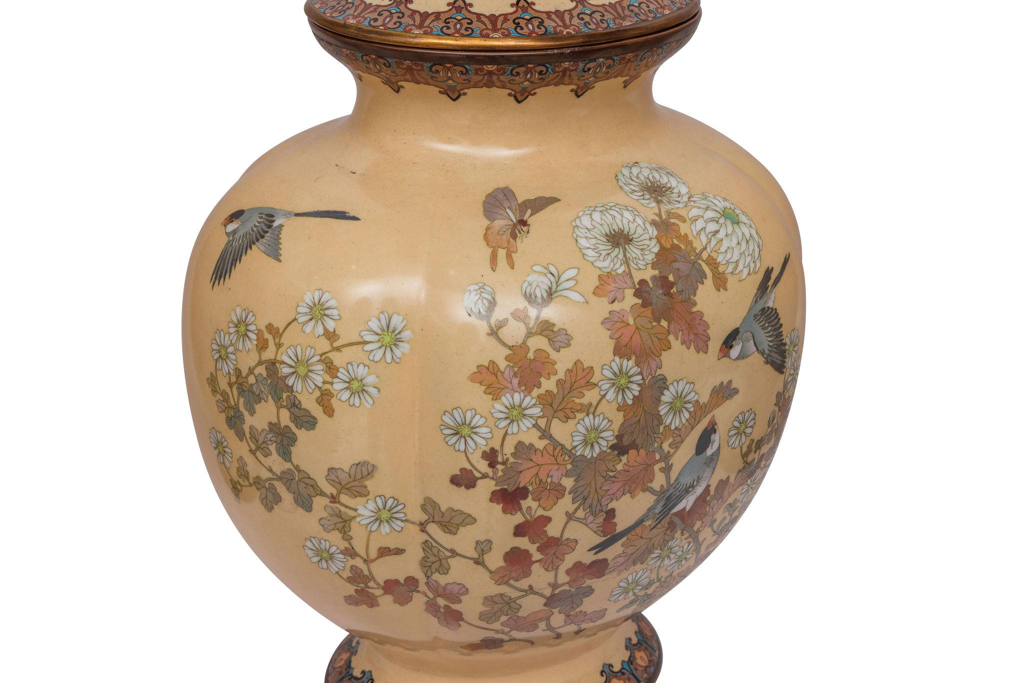 Monumental Japanese Three-Piece Peach Cloisonné Enamel Garniture, Nagoya Company For Sale 9
