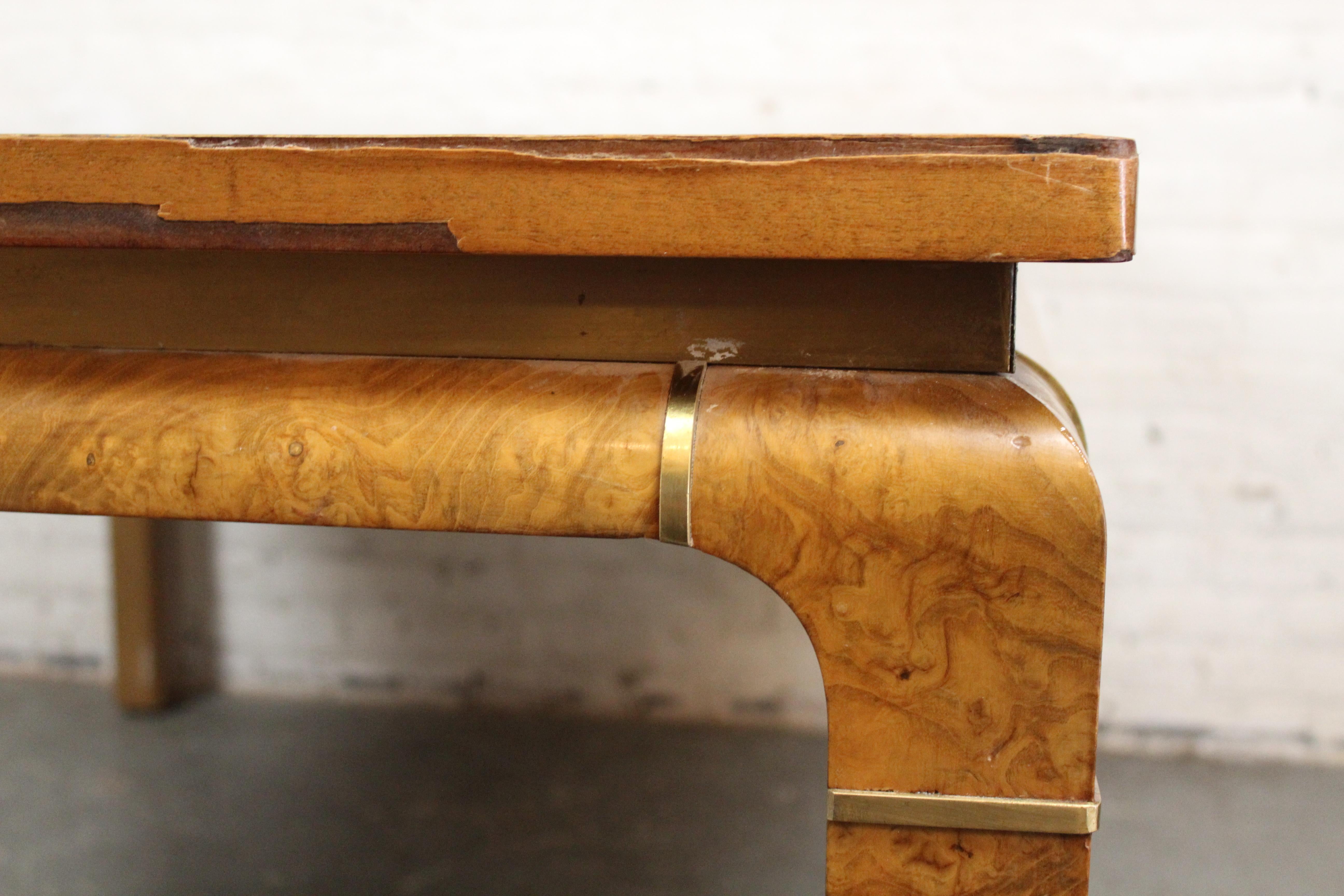 Monumentale table de salle à manger vintage John Stuart en bois de ronce à 2 feuilles en vente 3