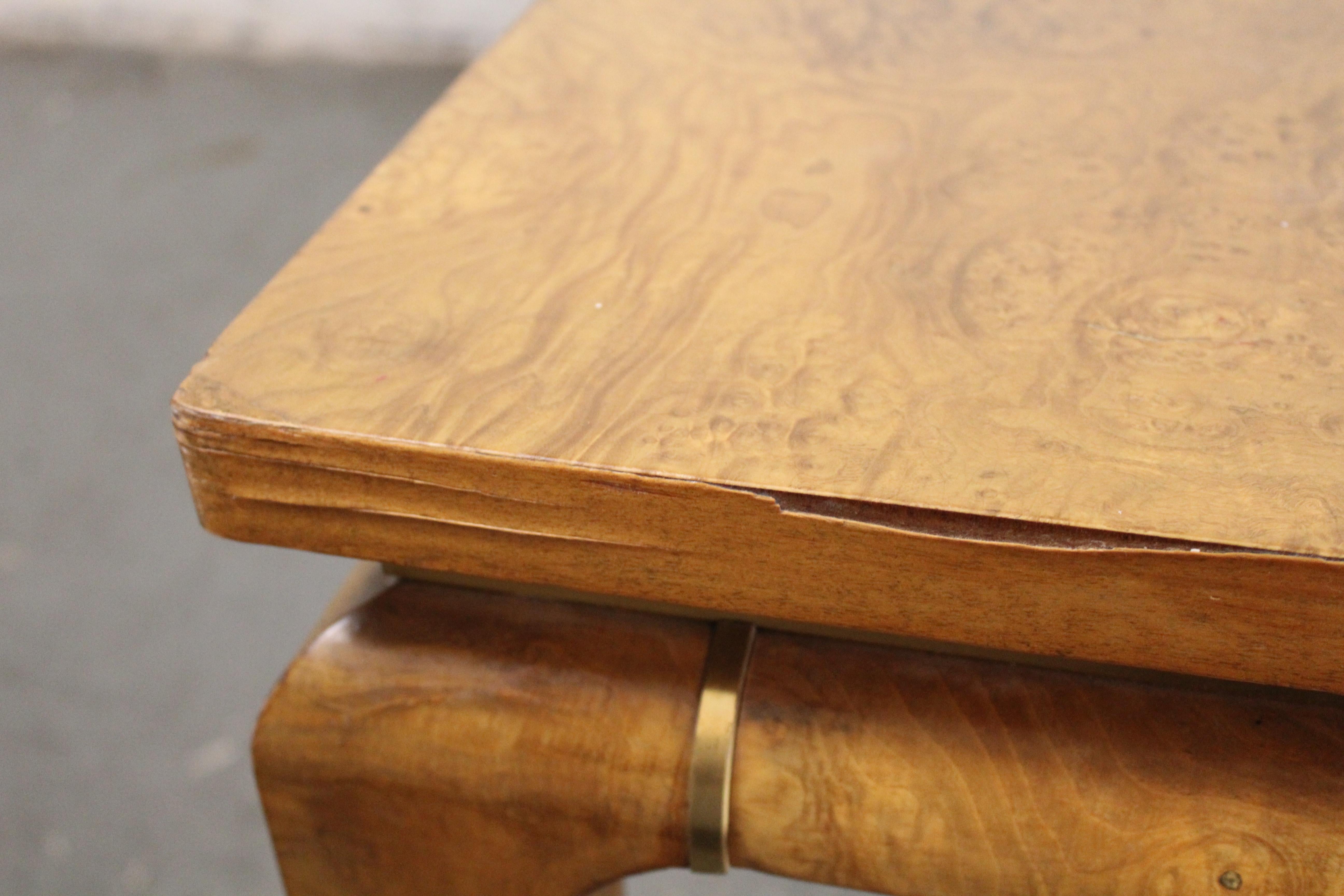 Monumentale table de salle à manger vintage John Stuart en bois de ronce à 2 feuilles en vente 4