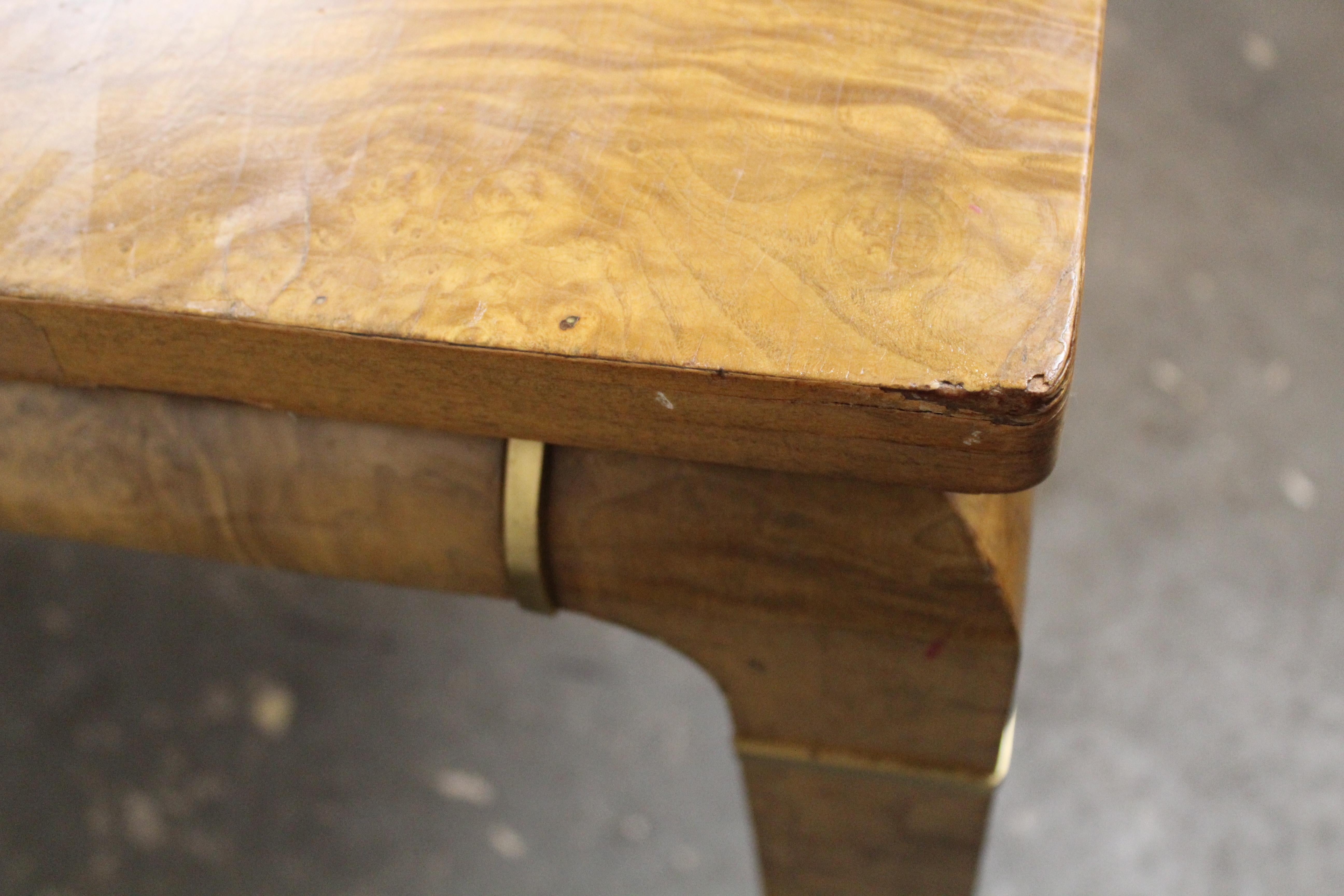Monumentale table de salle à manger vintage John Stuart en bois de ronce à 2 feuilles en vente 5