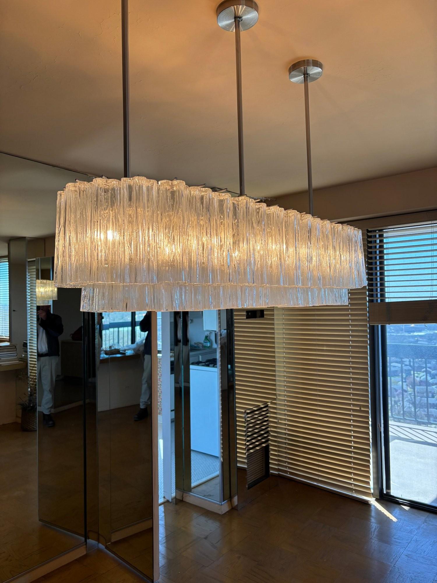 Mid-Century moderno Monumentale lampadario a tubo Tronchi in vetro di Murano Kalmar, metà del secolo scorso in vendita
