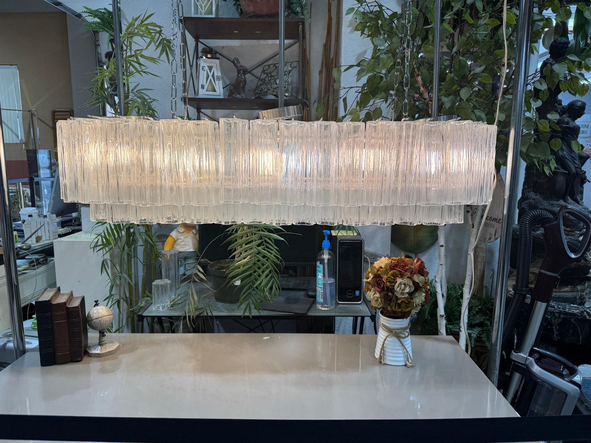 Metallo Monumentale lampadario a tubo Tronchi in vetro di Murano Kalmar, metà del secolo scorso in vendita