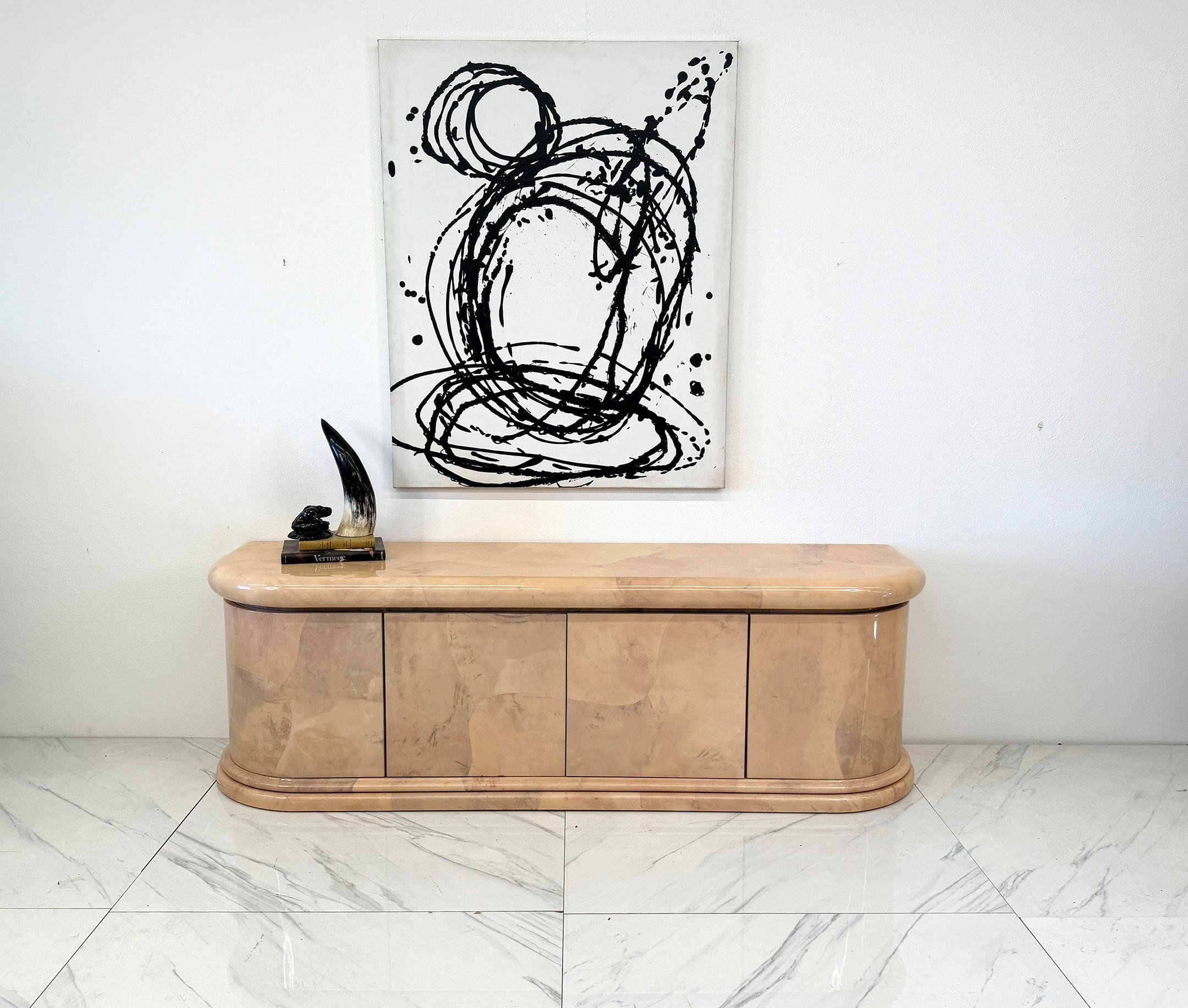 Postmoderno Monumentale Credenza / Buffet in pelle di capra di Karl Springer, anni '80 in vendita