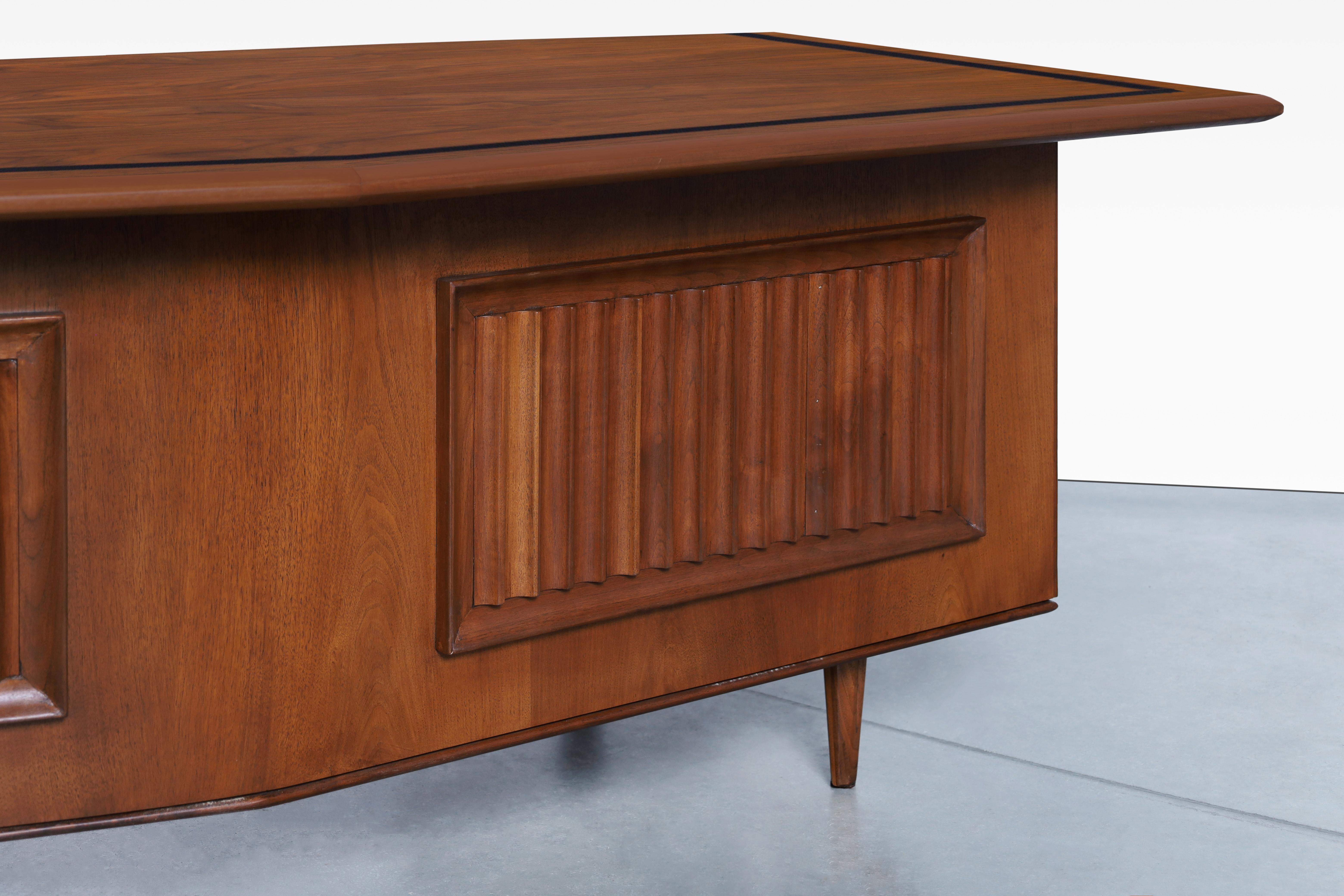 Monumental L-Shaped Walnut Desk by Monteverdi Young For Sale 3