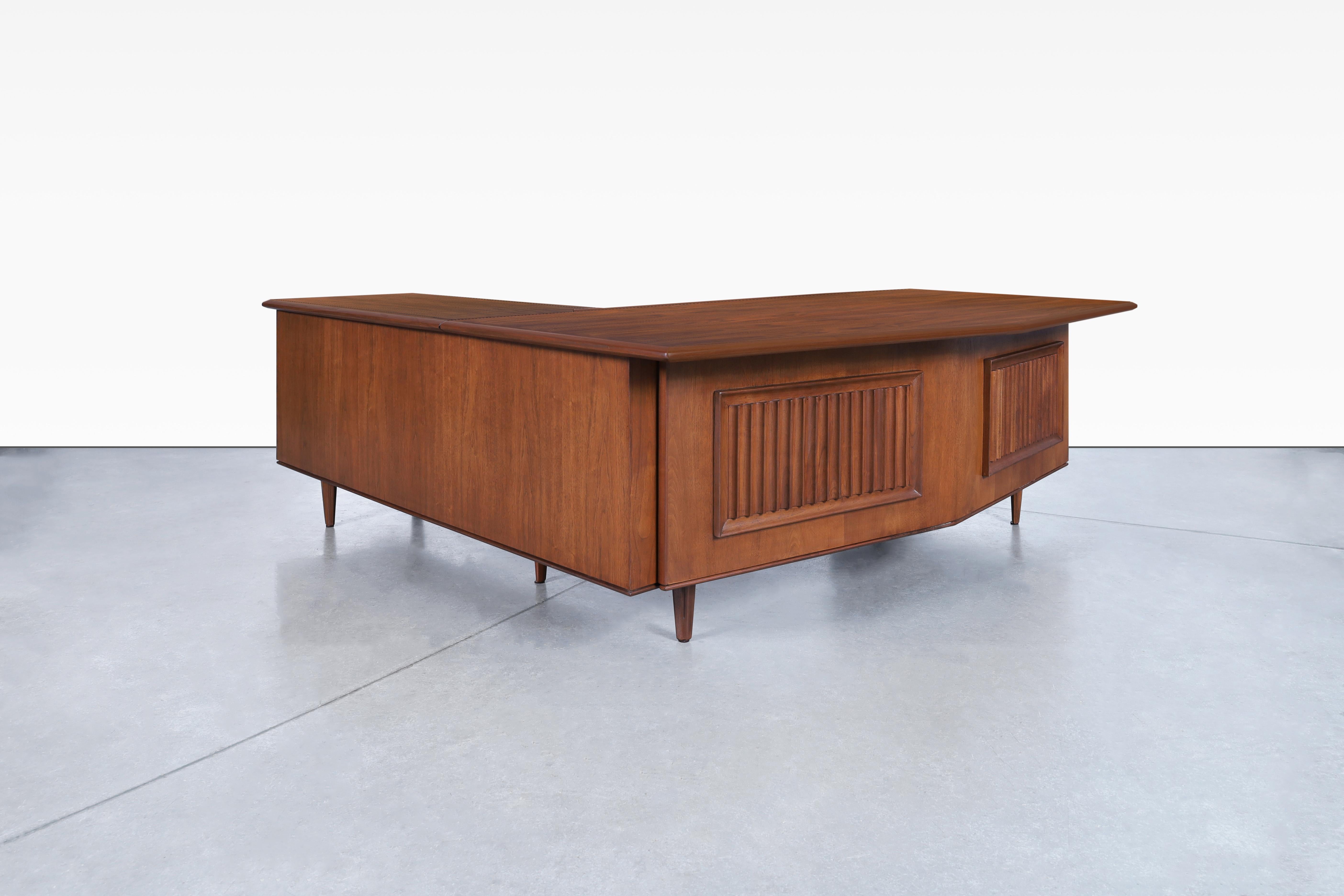 Monumental L-Shaped Walnut Desk by Monteverdi Young For Sale 1