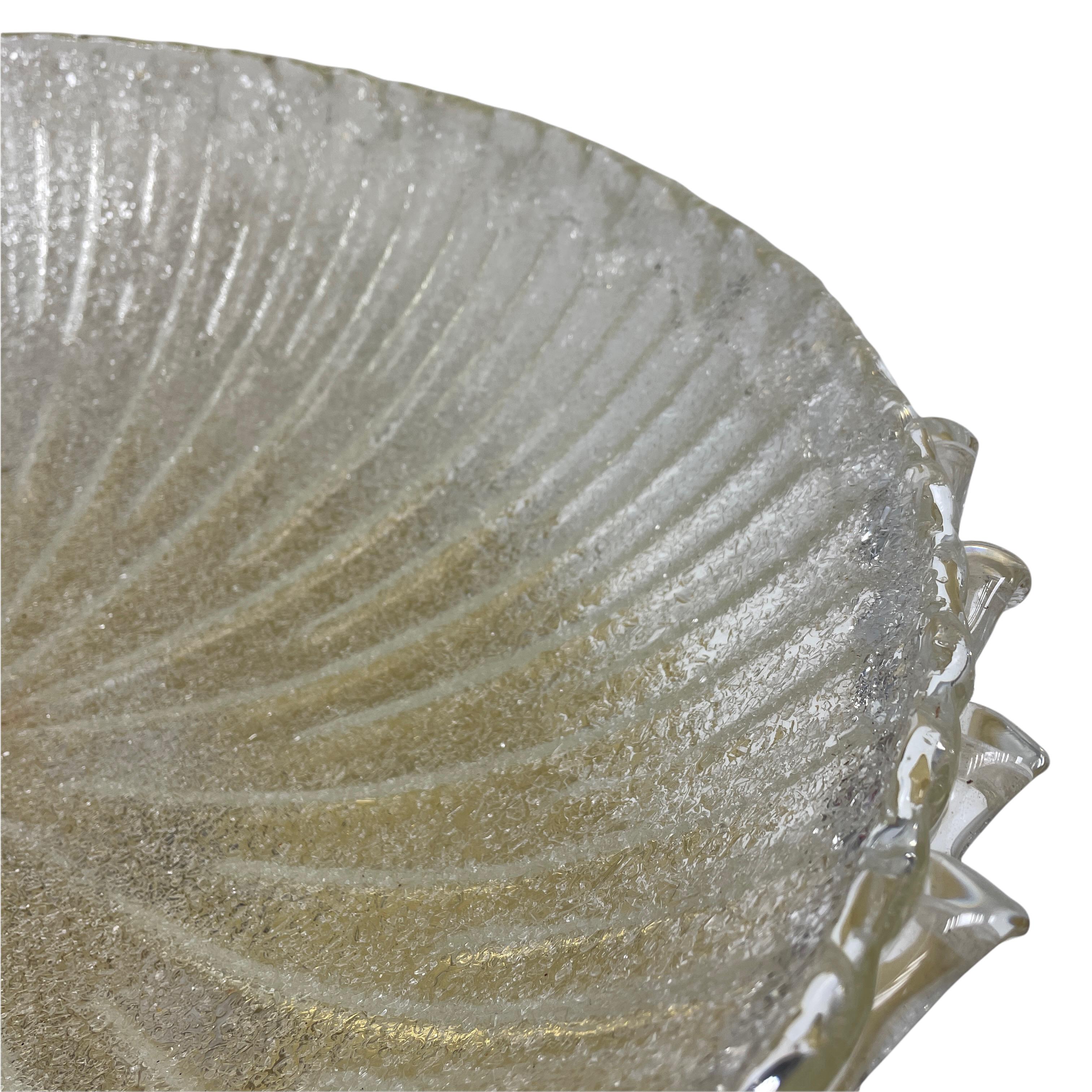 Monumental grand miroir en verre de Murano transparent et laiton encastr de style Venini, Italie, annes 1970 en vente 7