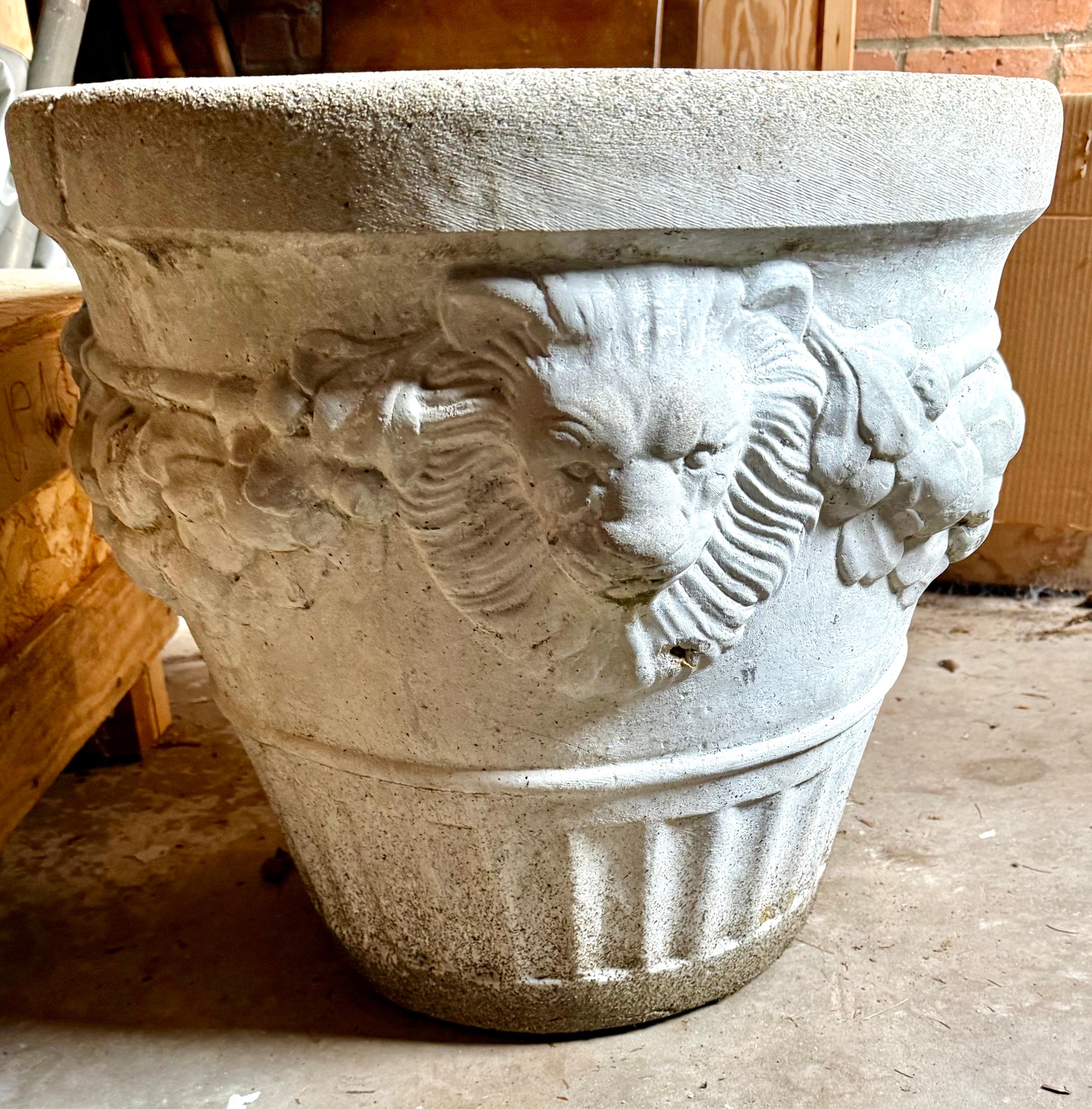 Monumental Large French Garden Lion Carved Planter Jardiniere Urn Vase Vessel In Good Condition For Sale In West Hartford, CT