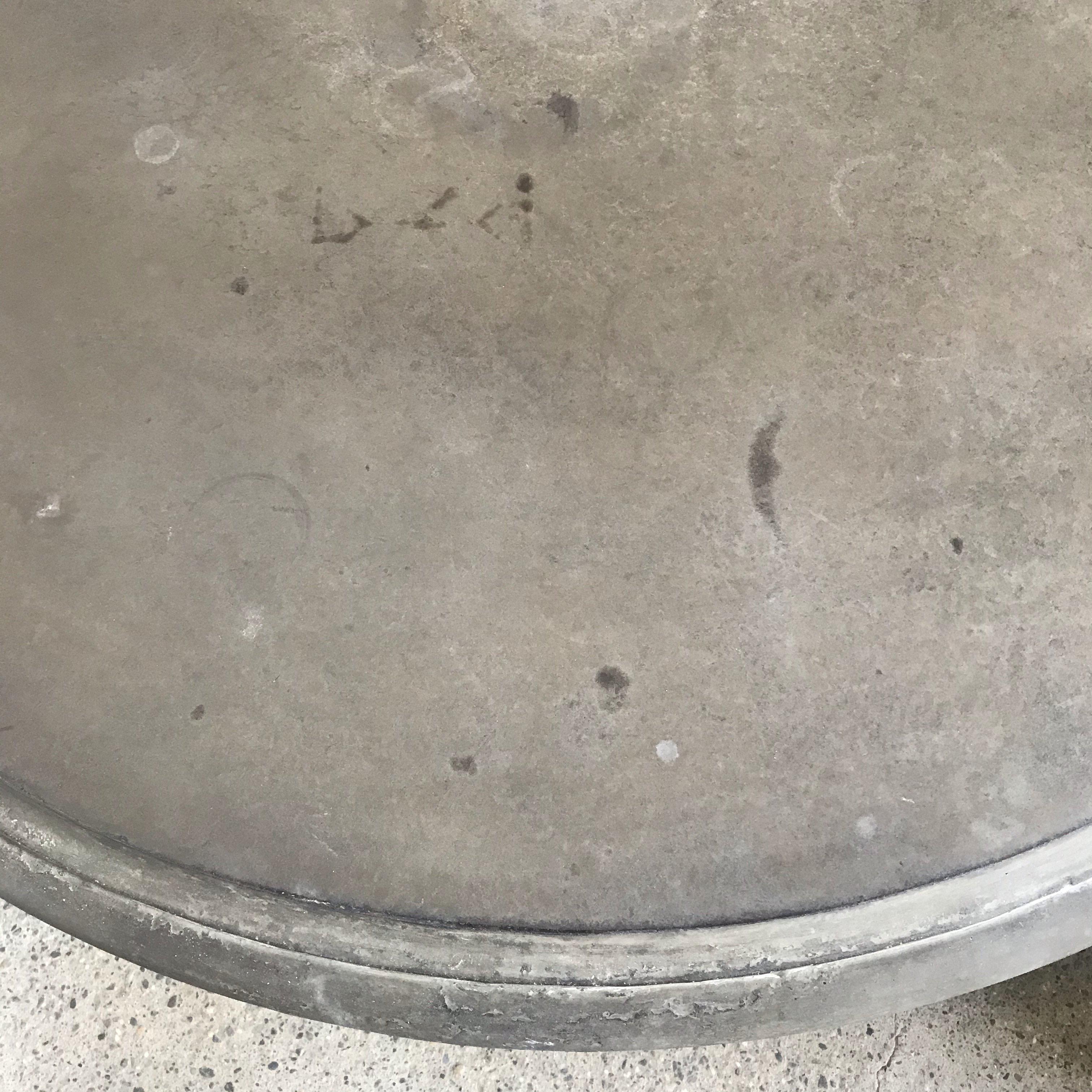 round dining table for 4