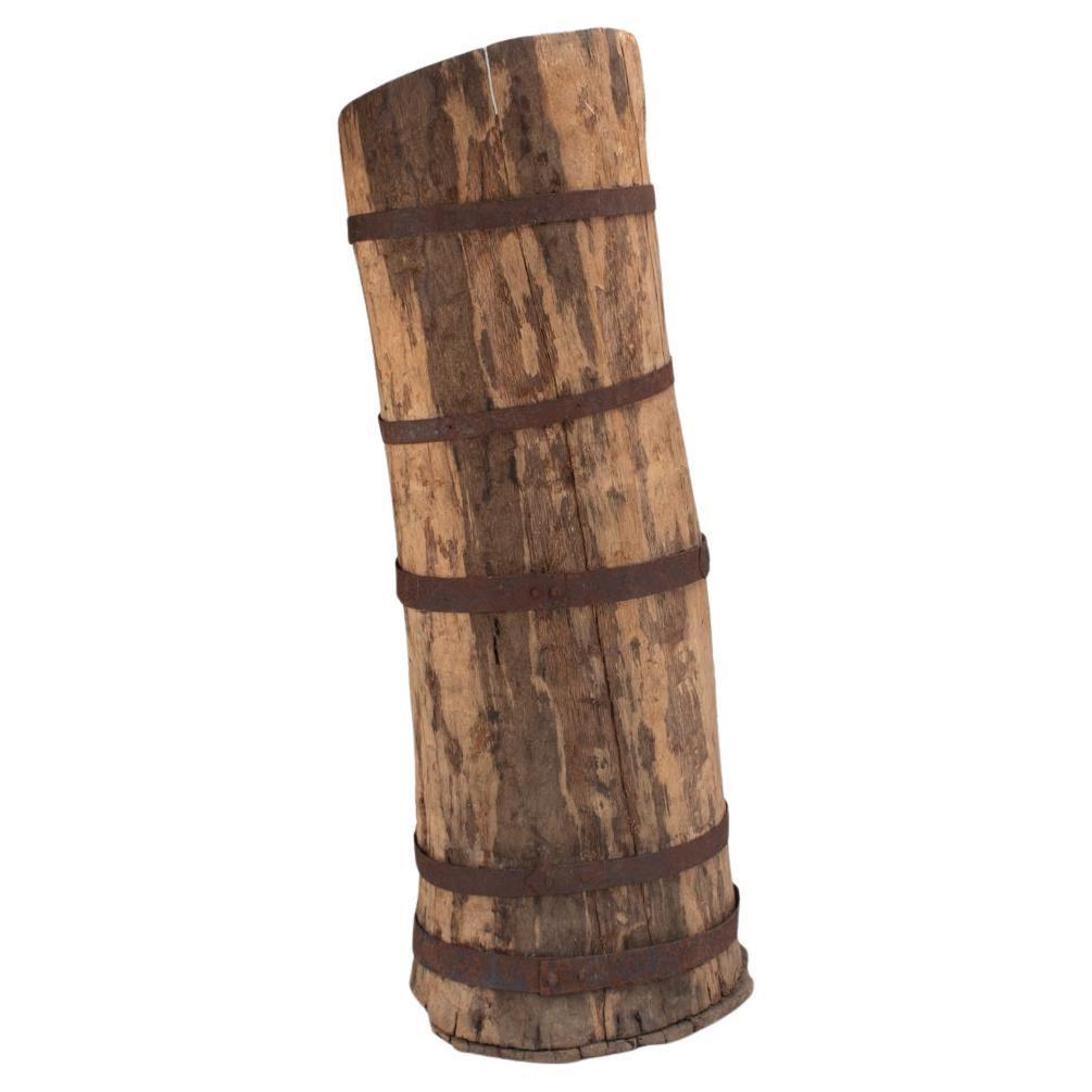 Bois Monumental vase en tronc d'arbre creusé français de la fin du 19e siècle avec bandes de fer en vente