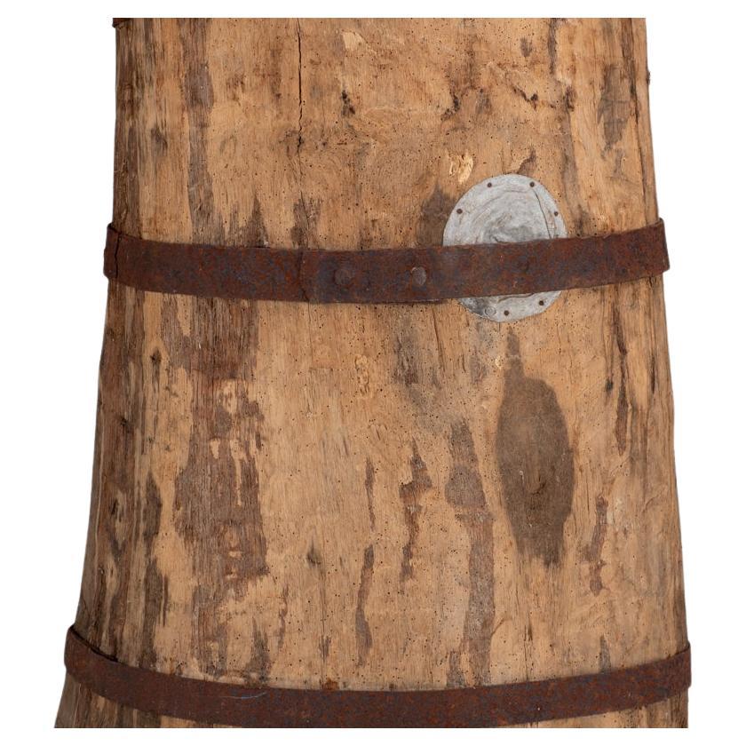 Monumental vase en tronc d'arbre creusé français de la fin du 19e siècle avec bandes de fer en vente 2