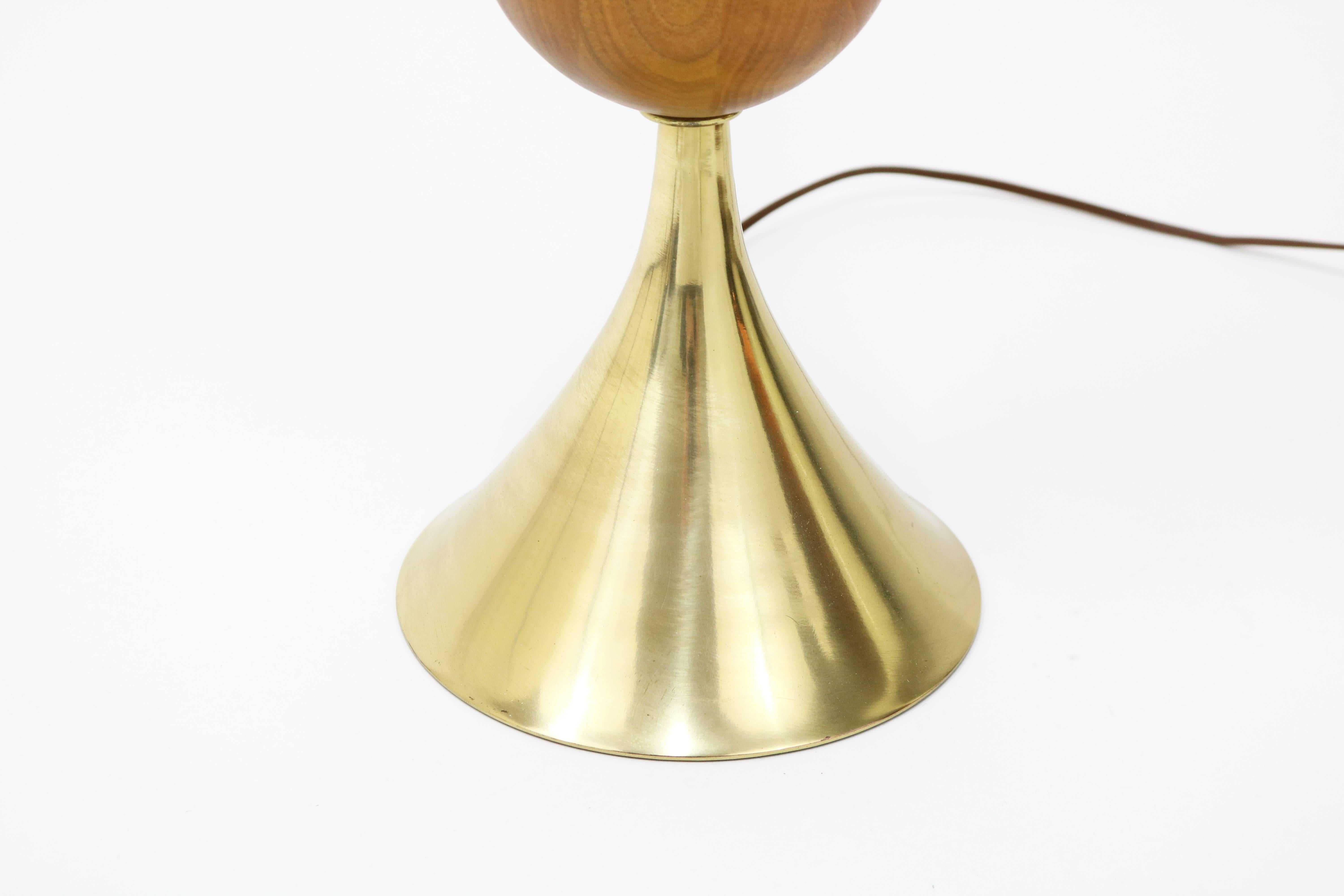 American Monumental Laurel Brass and Walnut Table Lamp For Sale