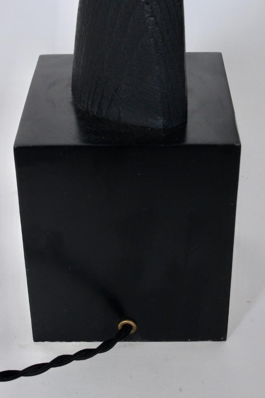 Monumental Laurel Lamp Co. Lampe à poser en bois ébonisé noir sculpté en vente 8