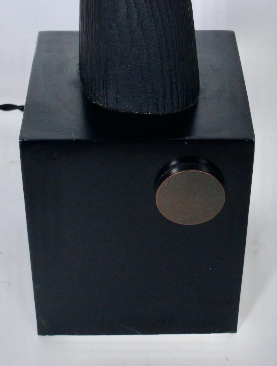 Monumental Laurel Lamp Co. Lampe à poser en bois ébonisé noir sculpté en vente 10
