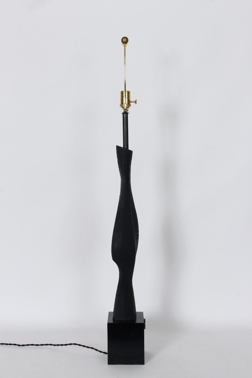 Monumental Laurel Lamp Co. Lampe à poser en bois ébonisé noir sculpté en vente 1