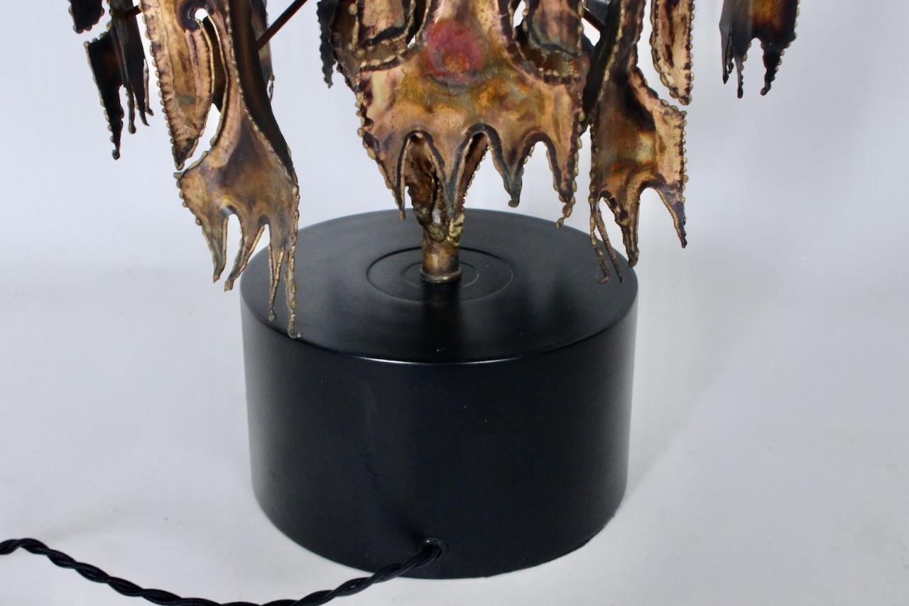 Monumental Laurel Lamp Co. Two Tier Flora Inspired Torch Cut Brass Table Lamp For Sale 10