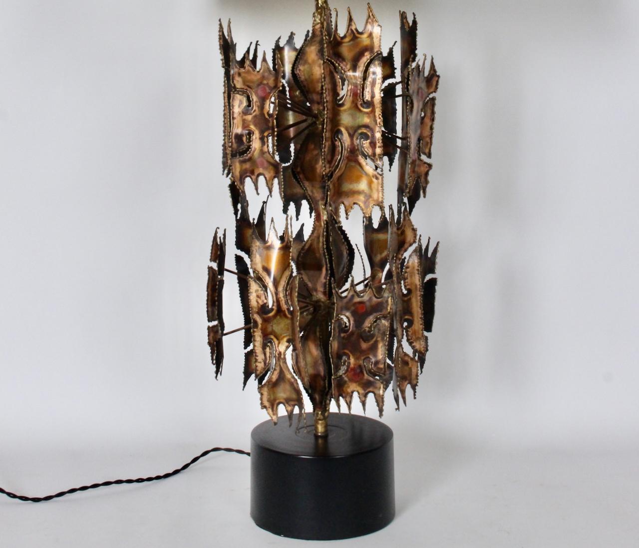 Metal Monumental Laurel Lamp Co. Two Tier Flora Inspired Torch Cut Brass Table Lamp For Sale