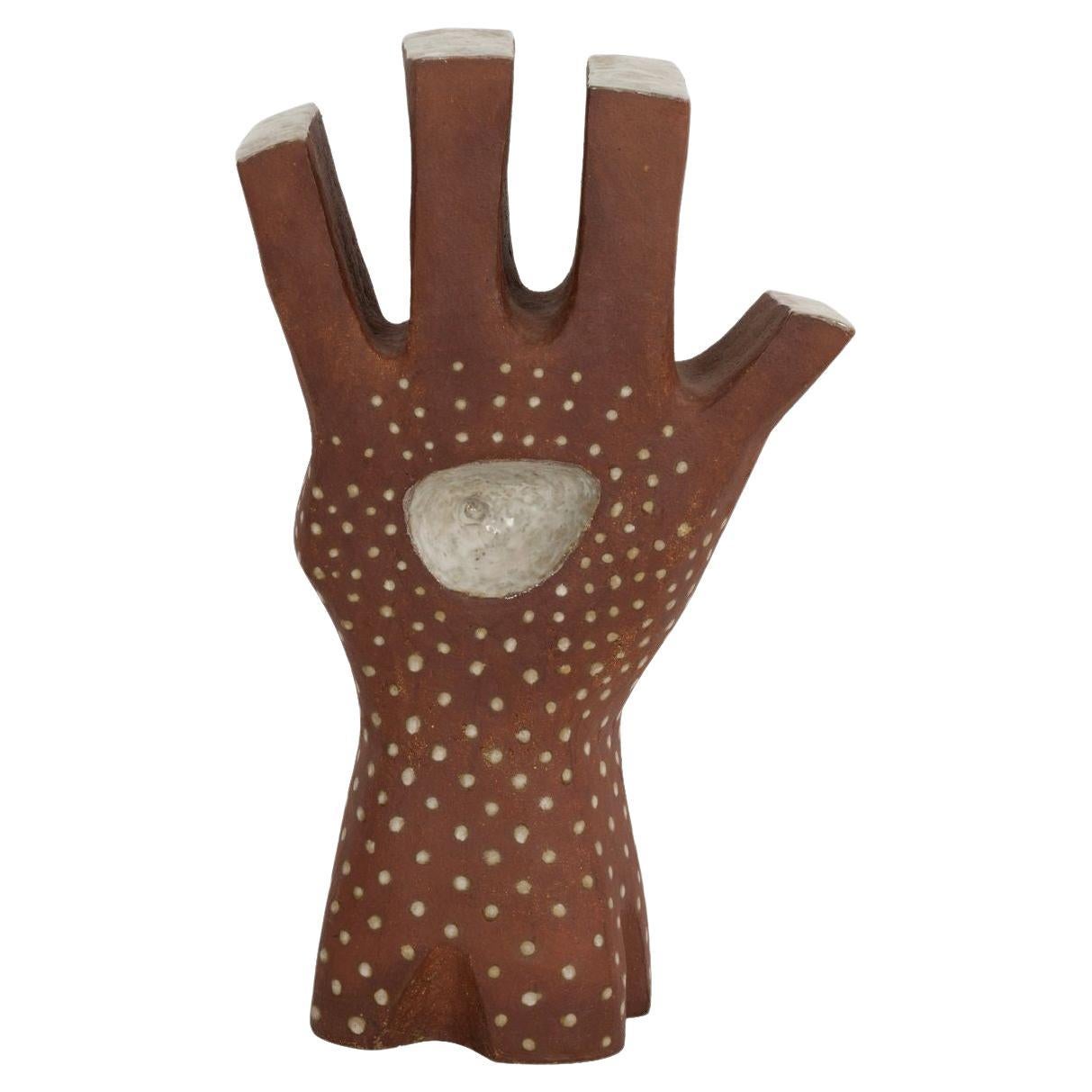 Scultura monumentale in ceramica surrealista "Occhio in mano" di Leza McVey, 1977