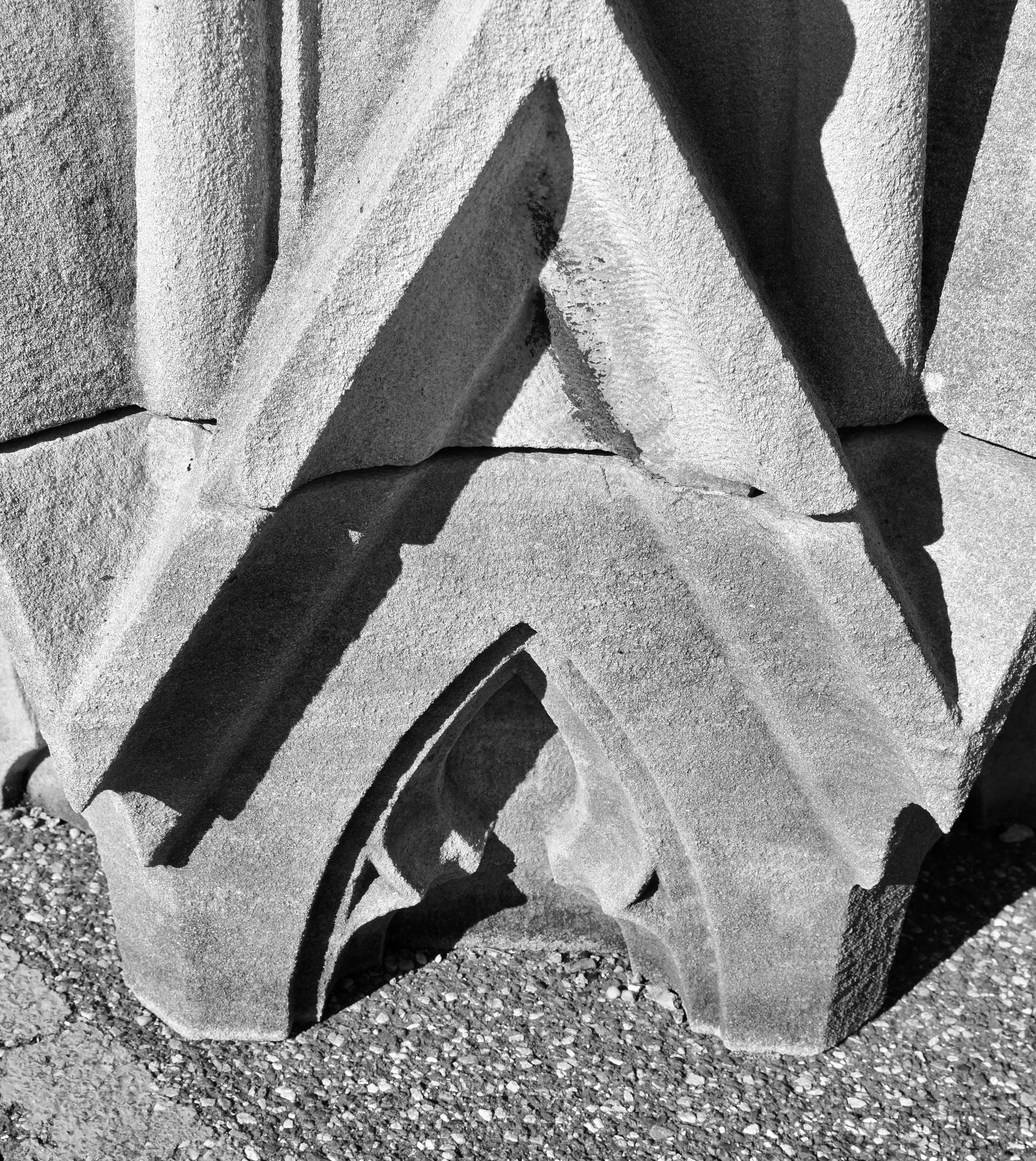 Monumentale Kathedralen spirale aus Kalkstein im Angebot 1