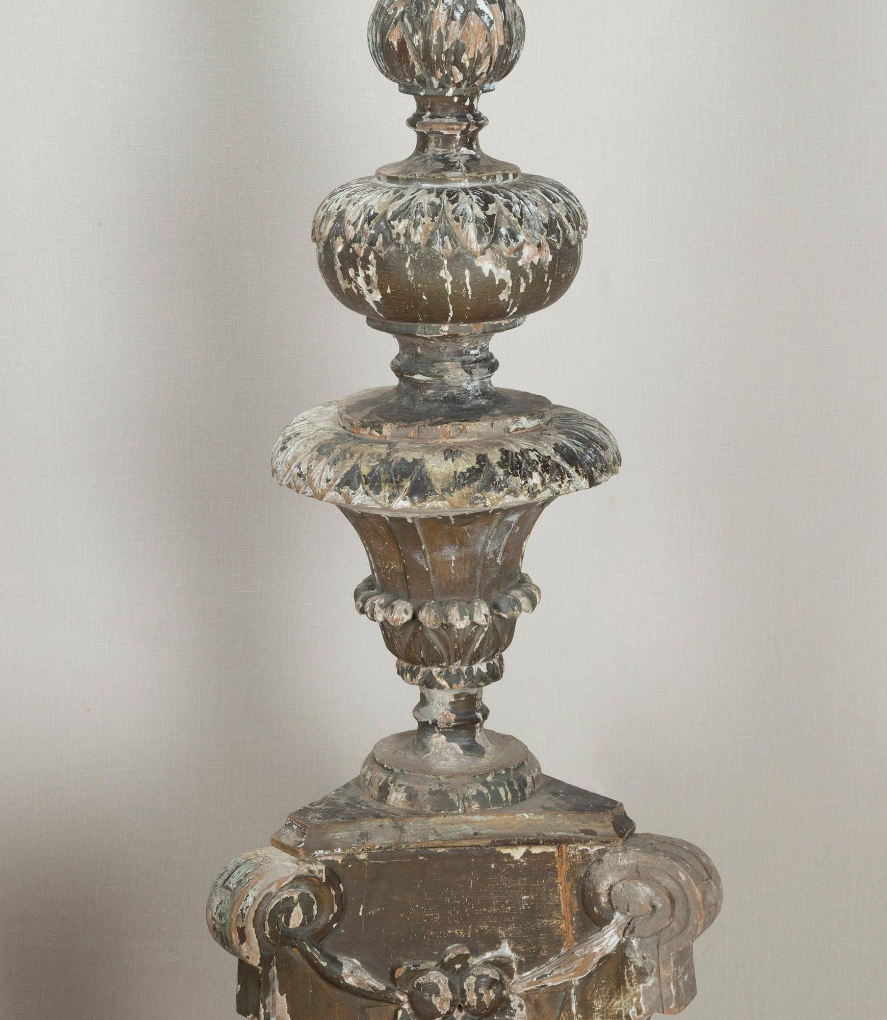 Monumentale Louis XIV Altarstäbchen im Angebot 2
