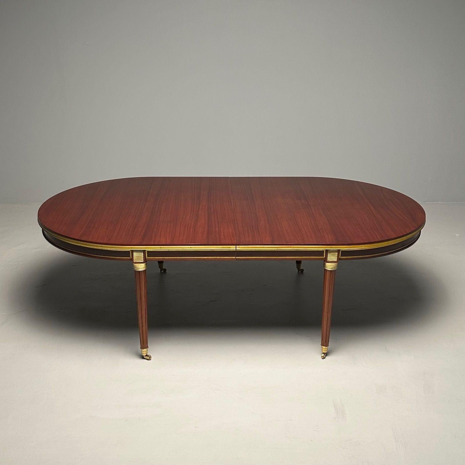 Monumentale table de salle à manger Louis XVI de style Hollywood Regency, 15 pieds, montée sur bronze Bon état - En vente à Manhasset, NY