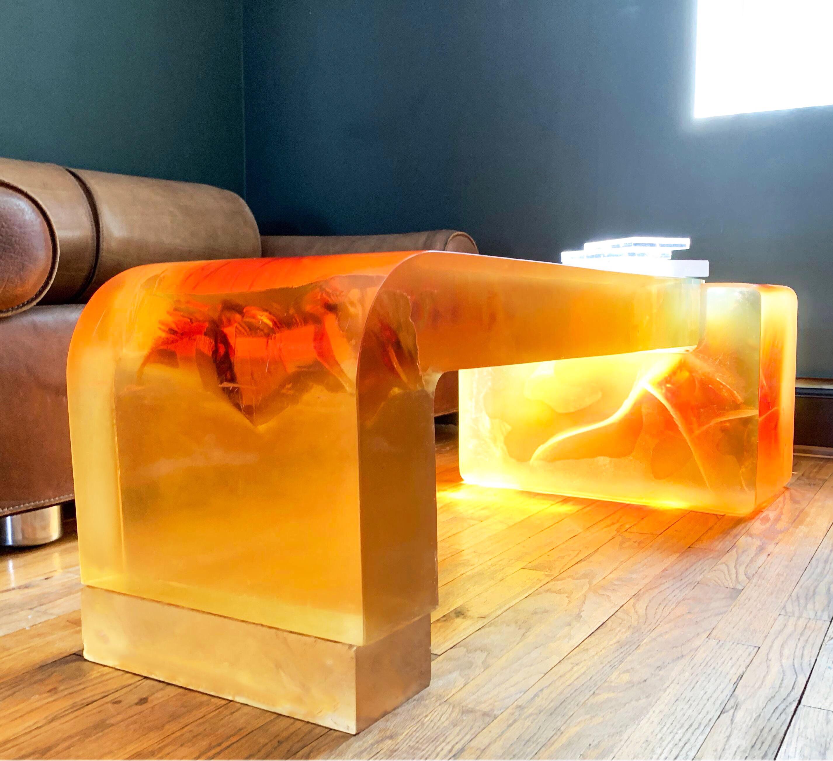 Table basse monumentale en lucite à la manière de Gary Gutterman, 1970, États-Unis en vente 5