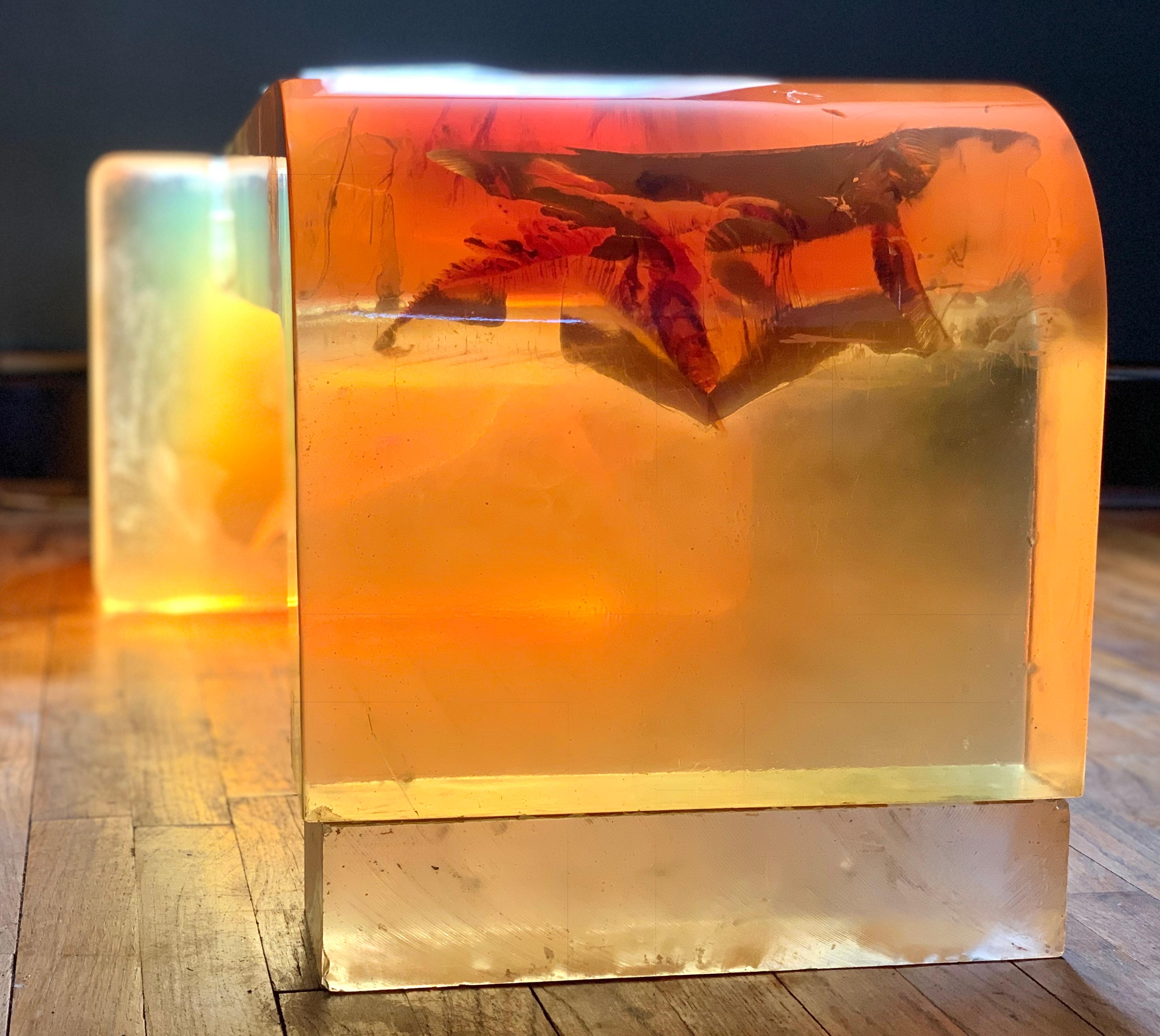 Table basse monumentale en blocs de lucite, à la manière de Gary Gutterman, Argo Sculpture, États-Unis, années 1970

Gary Gutterman (1942-1993) a commencé sa carrière de designer en tant que collaborateur chez Helikon Furniture Company à New York.