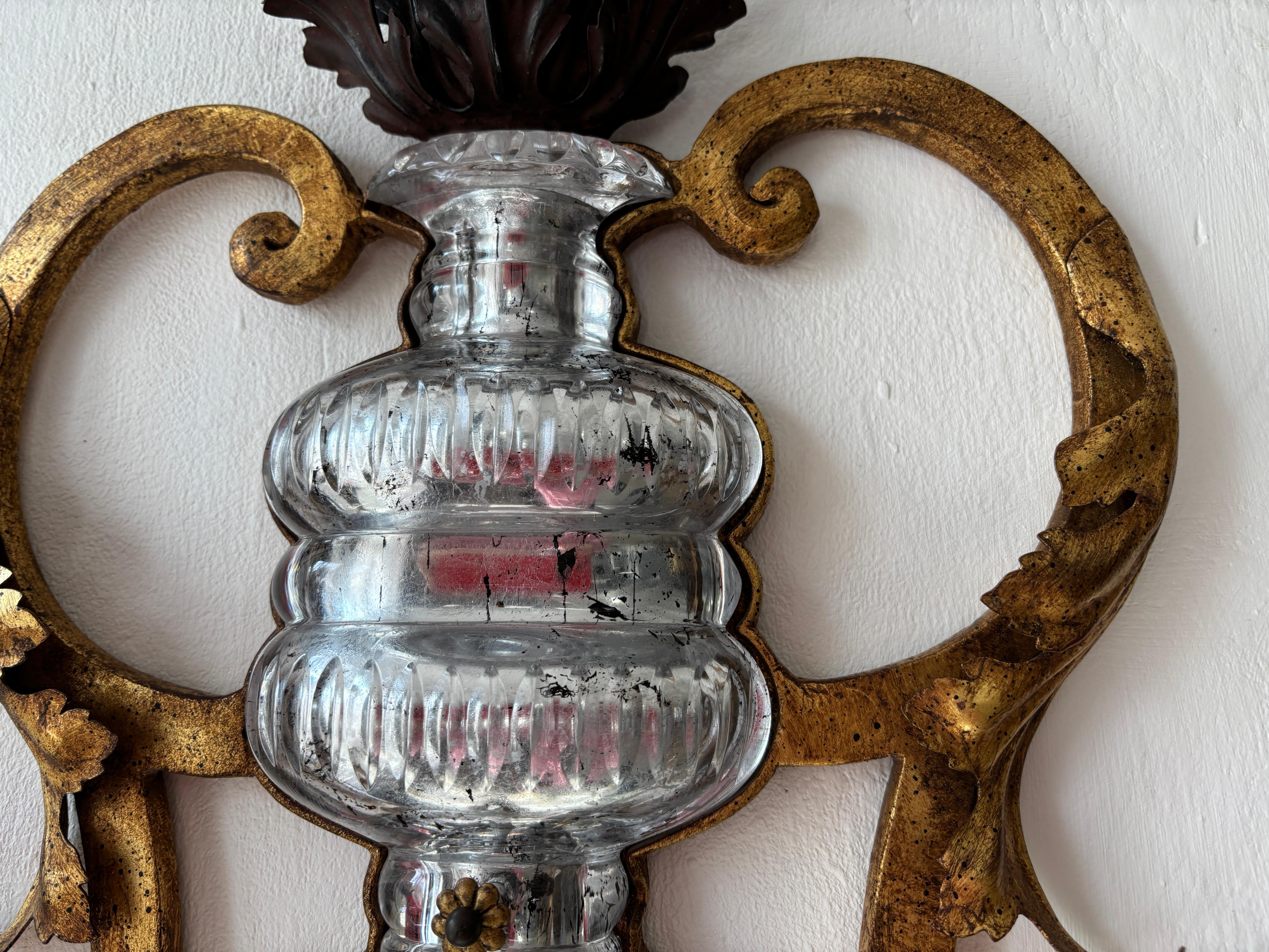 Monumentales candelabros franceses con enormes flores de cristal azul y dorado Maison Bagues, c1940 en venta 3