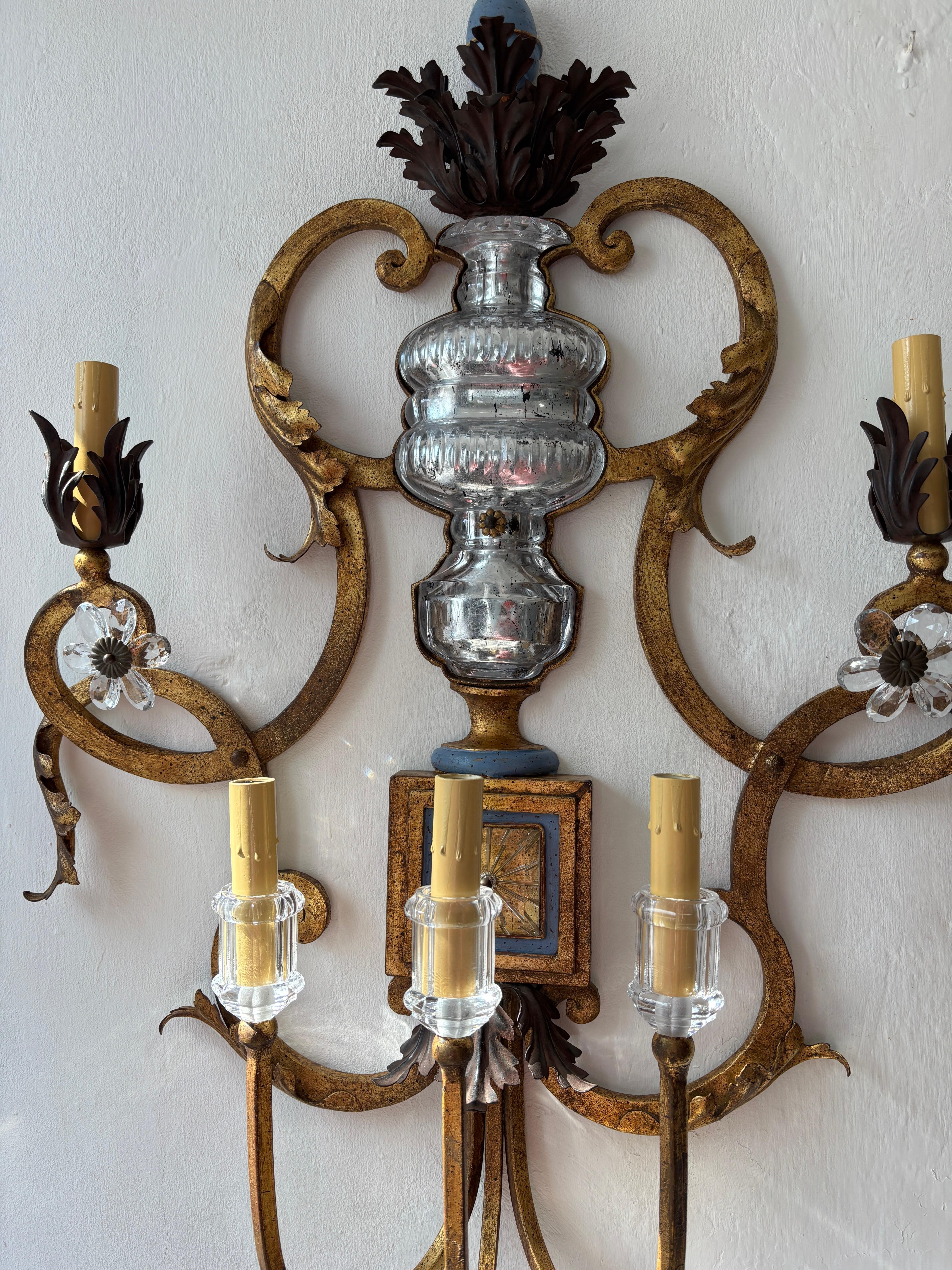 Monumentales candelabros franceses con enormes flores de cristal azul y dorado Maison Bagues, c1940 en venta 4