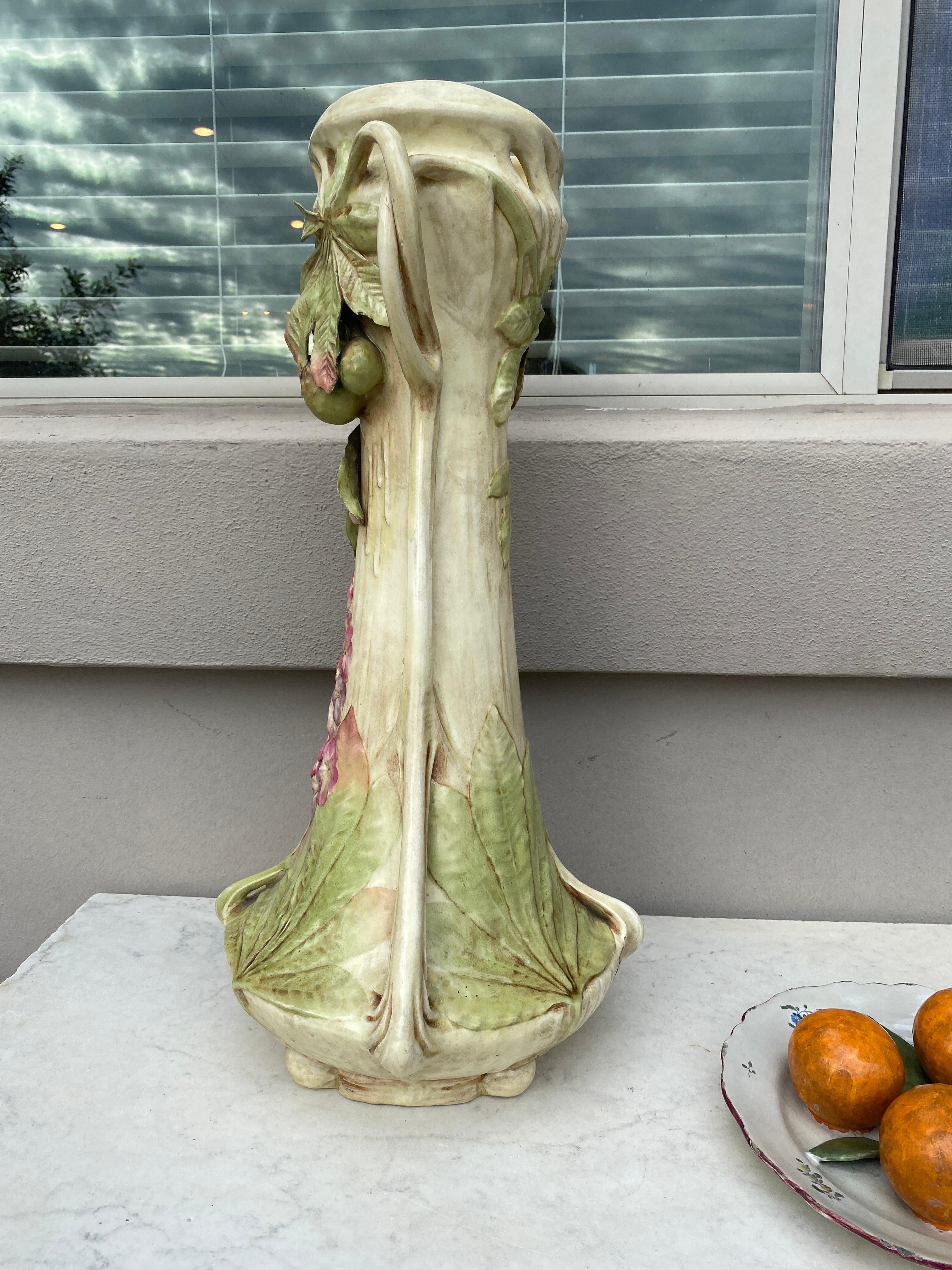 Monumental  Majolika Vase Art Nouveau Royal Dux CIRCA 1900 (Art nouveau) im Angebot