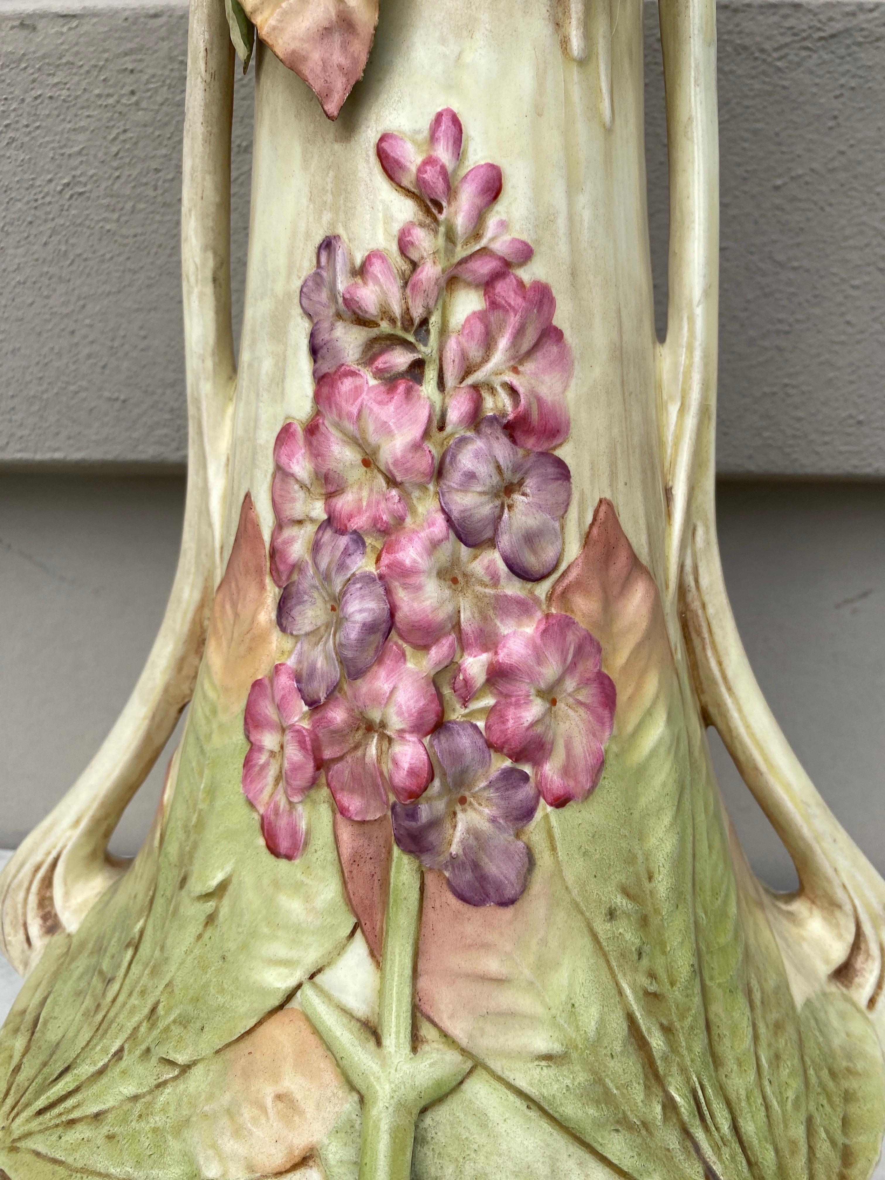 Large Faience Vase Art Nouveau Royal Dux Circa 1900.
Chesnut bogues and leaves.
Pink flowers.
Height / 21.7 inches.


    