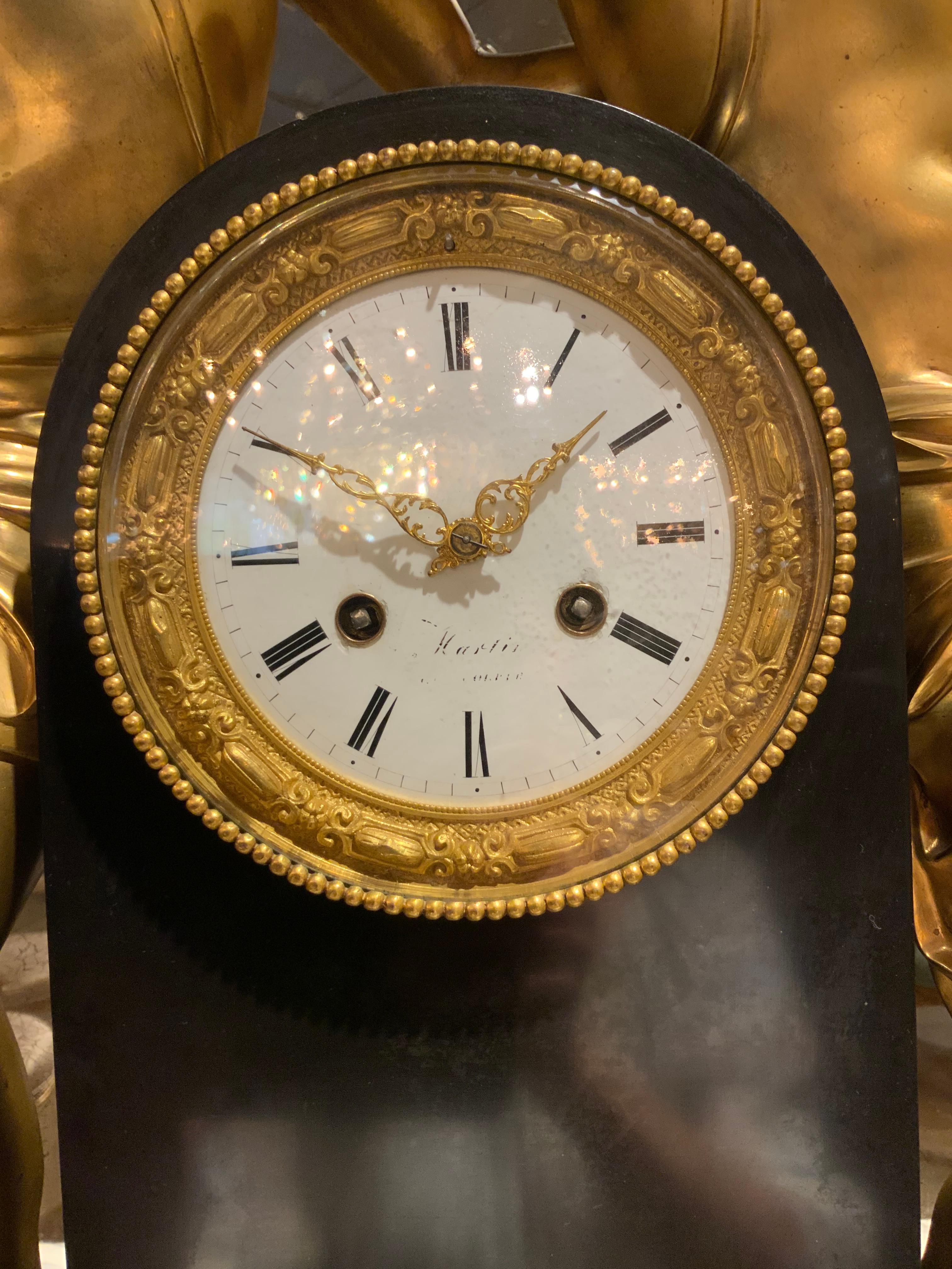 Palace size  Marble and Bronze Dore’ Clock Adorned with Psyche and Amor Figures For Sale 2