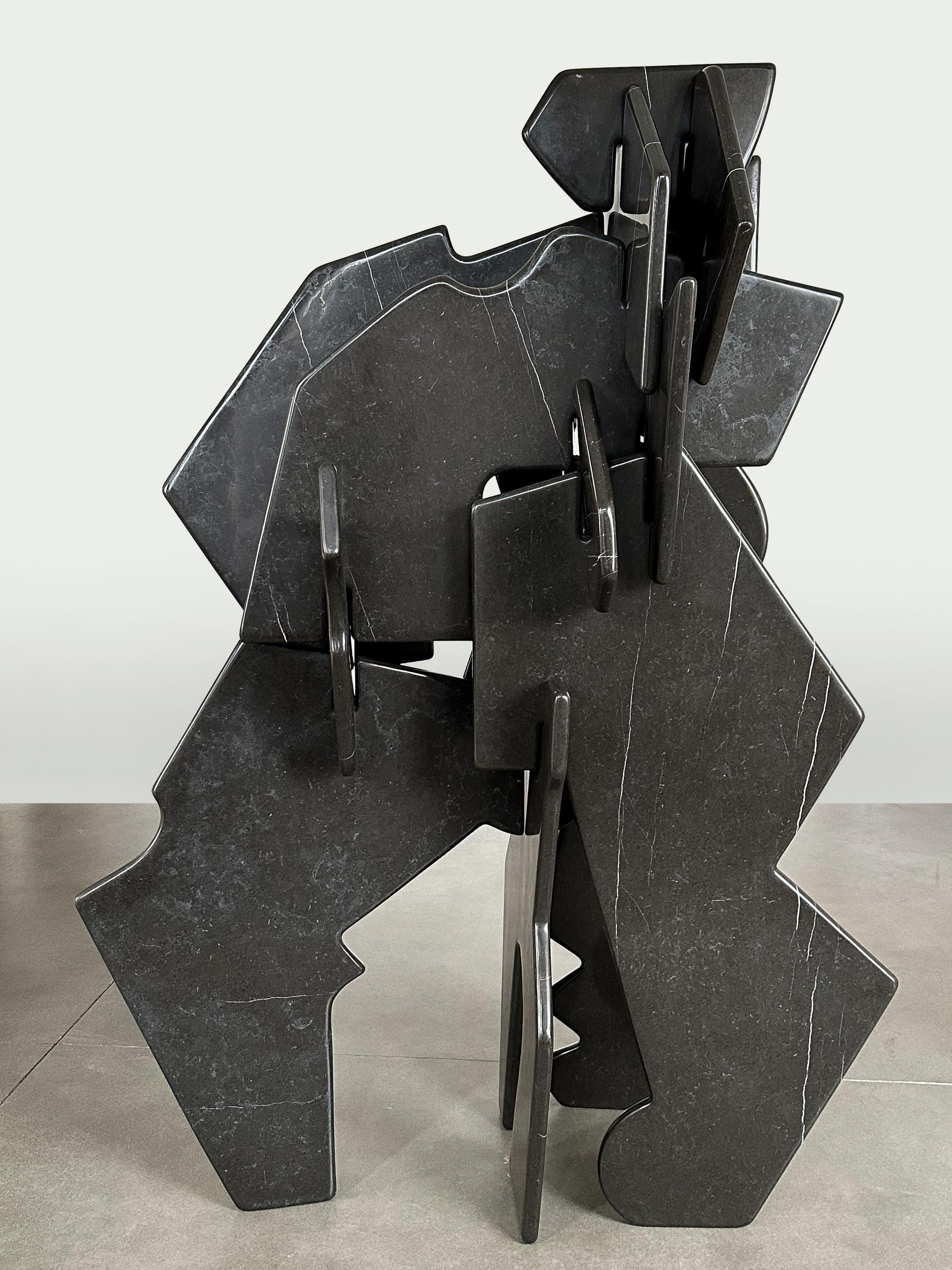 Monumentale Marmorskulptur „Matrix“ von Robert Winslow (Moderne) im Angebot