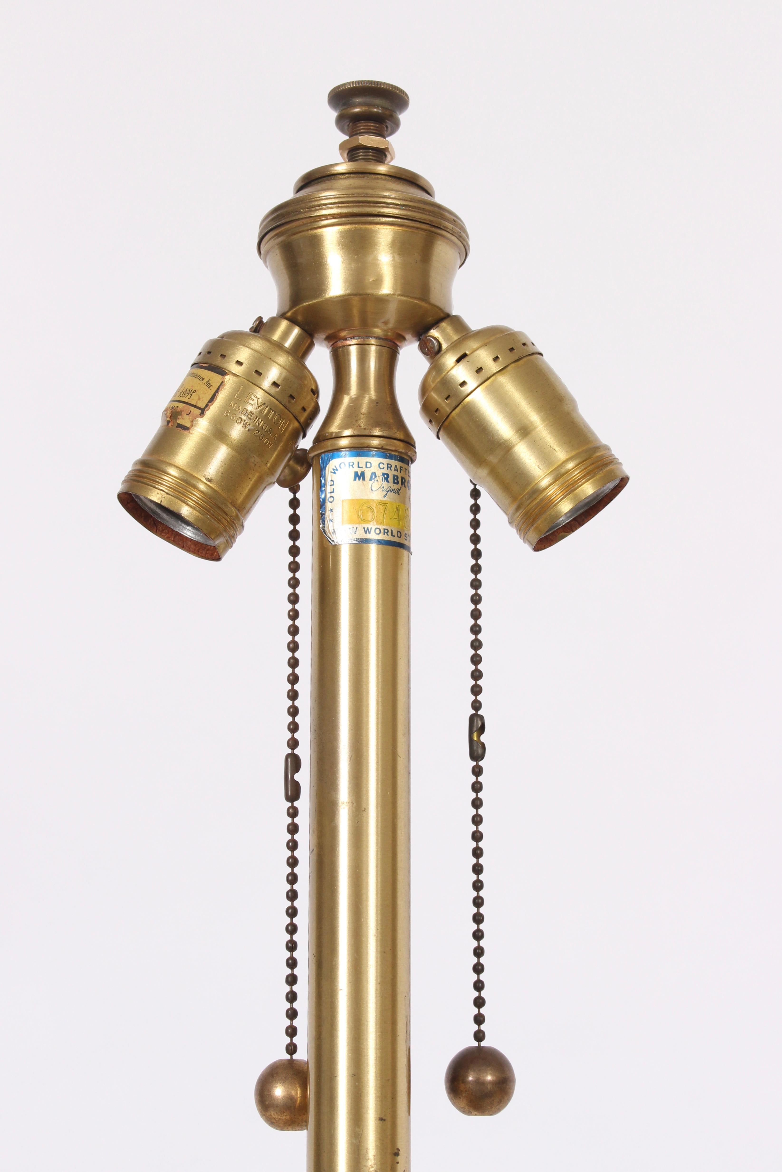 Monumentale Marbro Lampe Co. Handgeschnitzte Tischlampe aus vergoldetem Holz im Angebot 1
