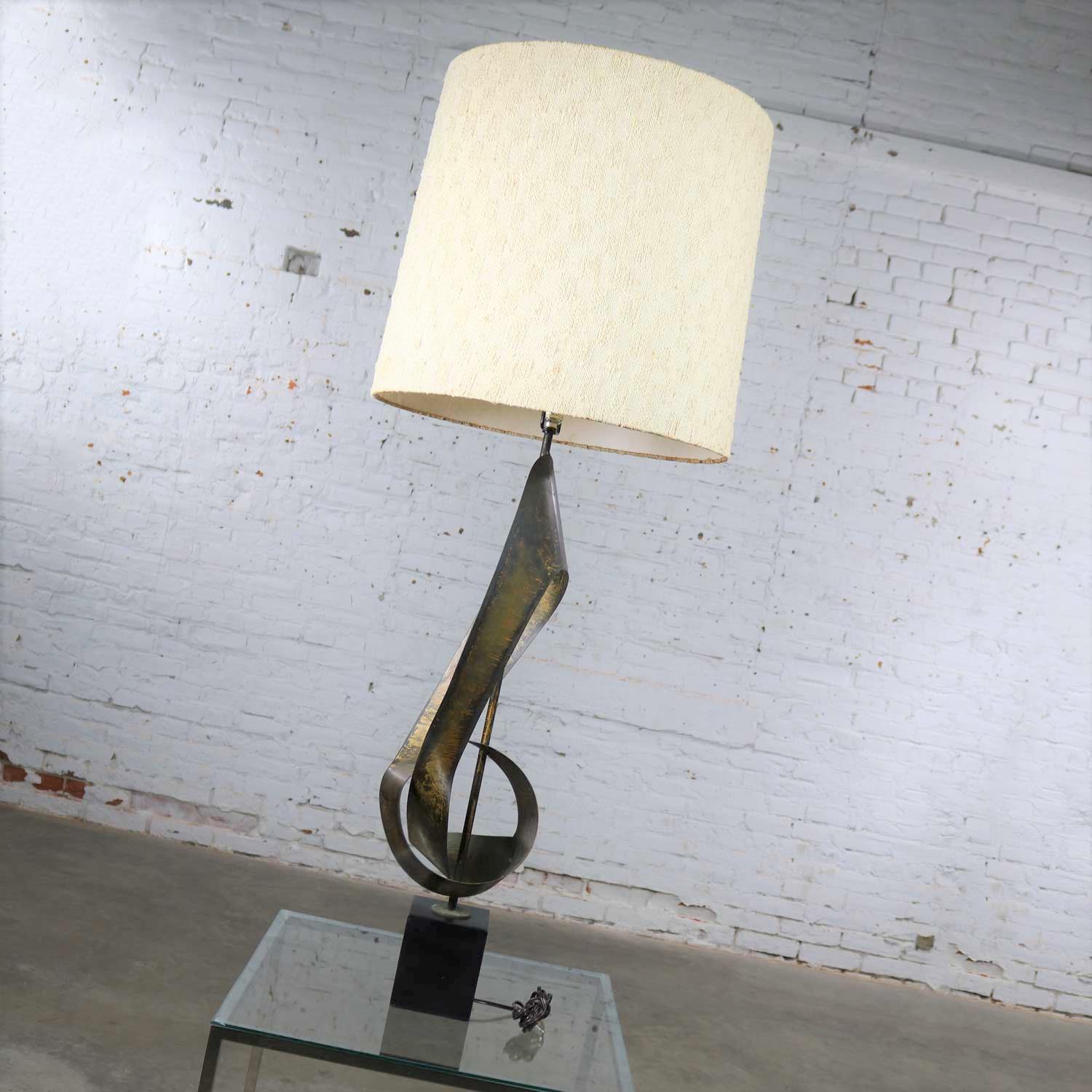 American Monumental Laurel Lamp Co. Metal Brutalist Table Lamp