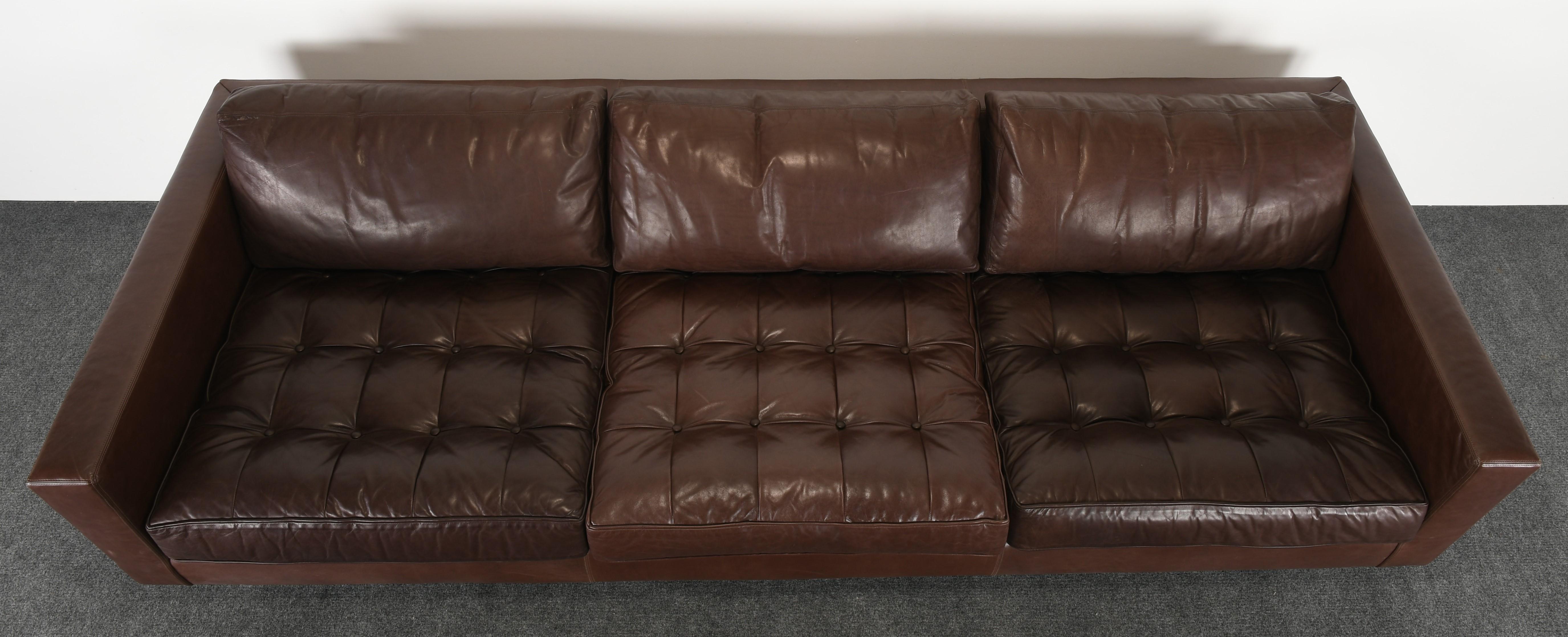 metropolis couch