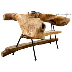 Bar scultoreo organico moderno messicano monumentale in legno massiccio intagliato e ferro