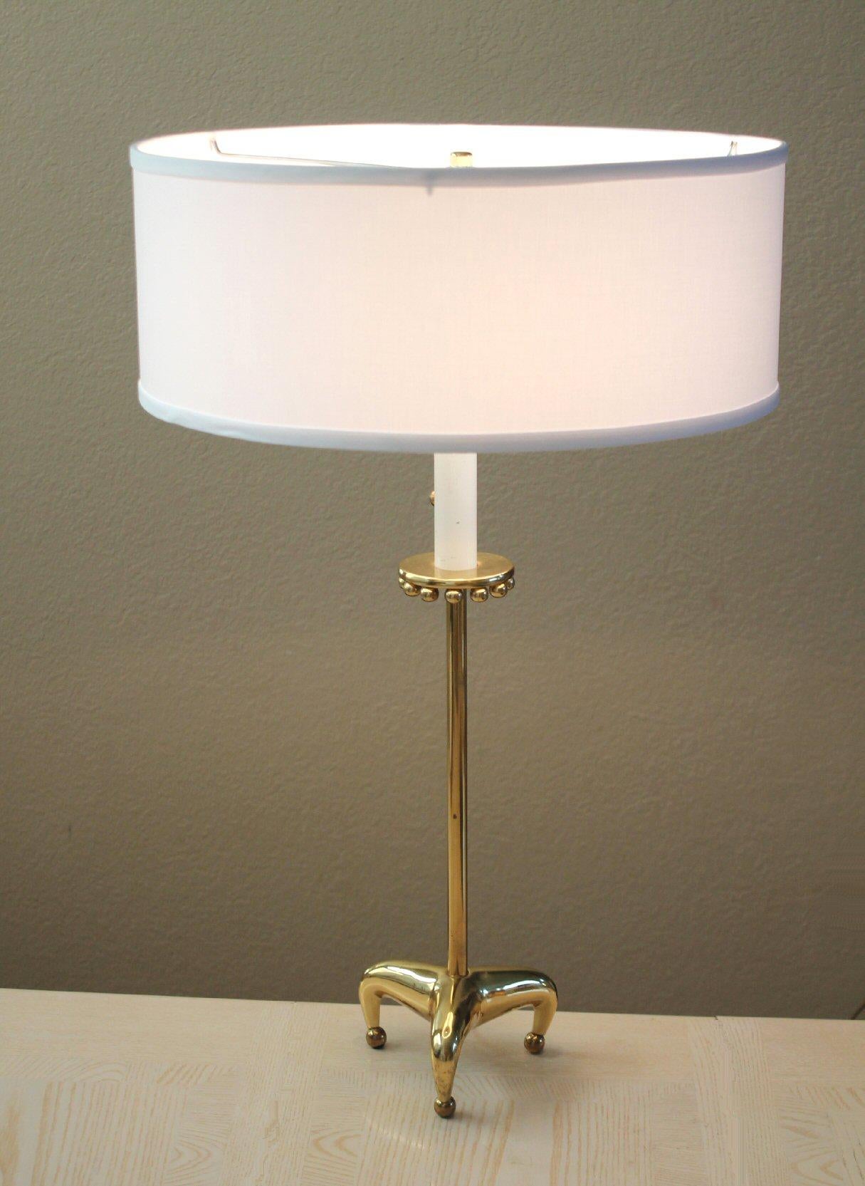 Monumental Mid Century Brass Tripod Table Lamp! Claw Foot Decorator Stiffel  For Sale 2