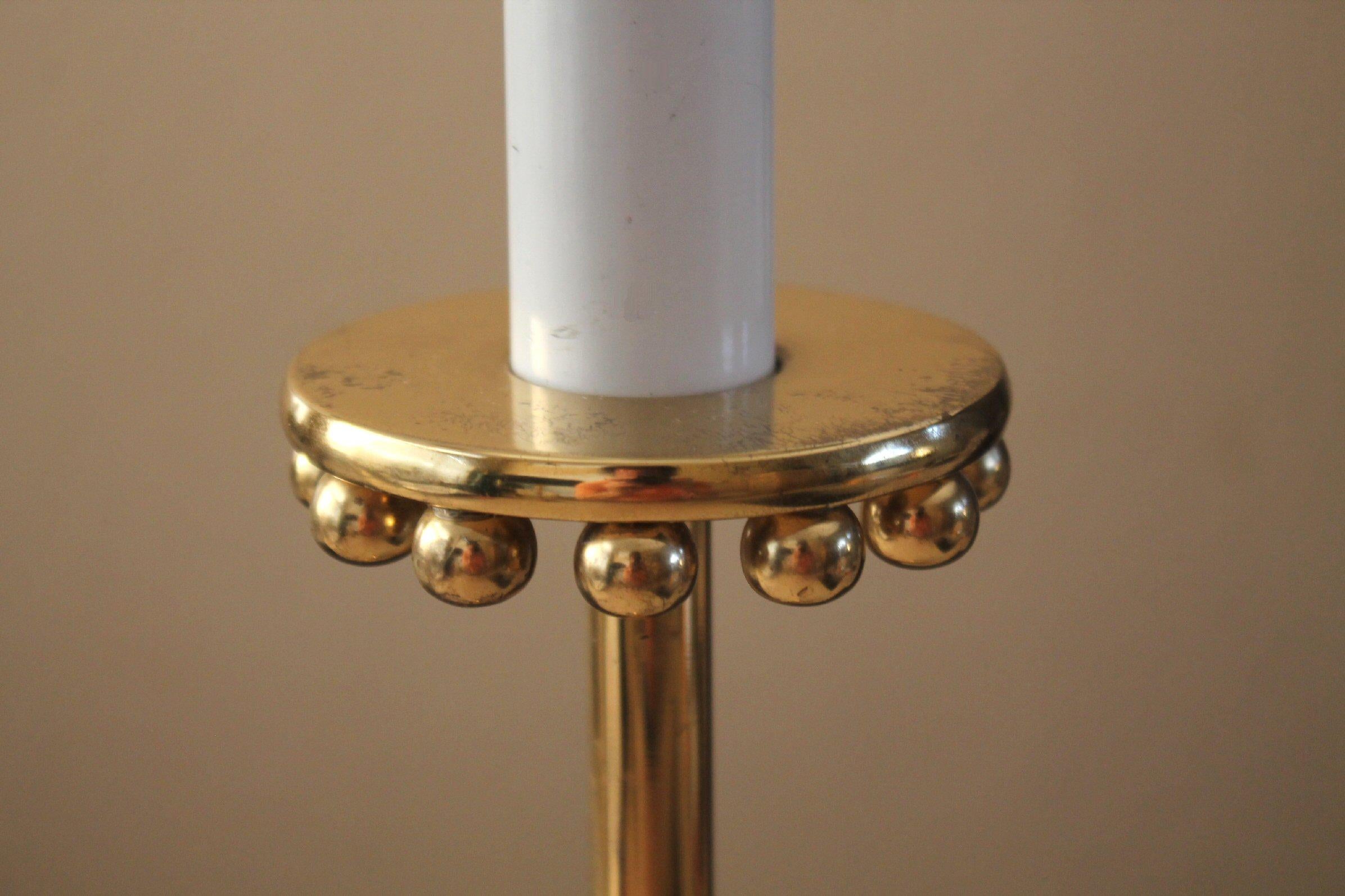 Monumentale Mid Century Messing Tripod Tischlampe! Dekorateur mit Klauenfuß von Stiffel  im Angebot 1