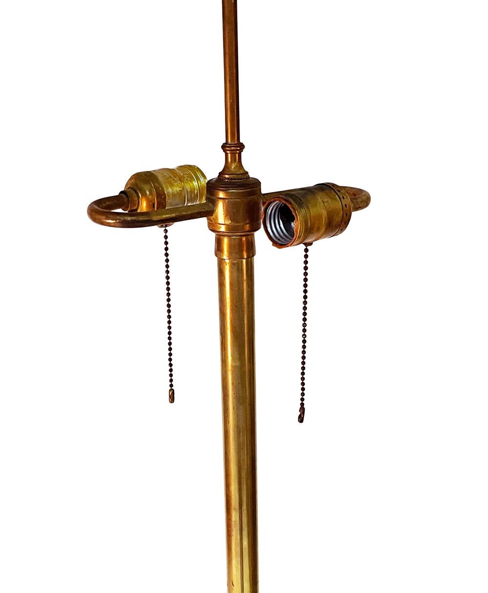 Laiton Monumentale lampe de bureau ou lampadaire moderne cubiste du milieu du siècle dernier en or de Marbro en vente
