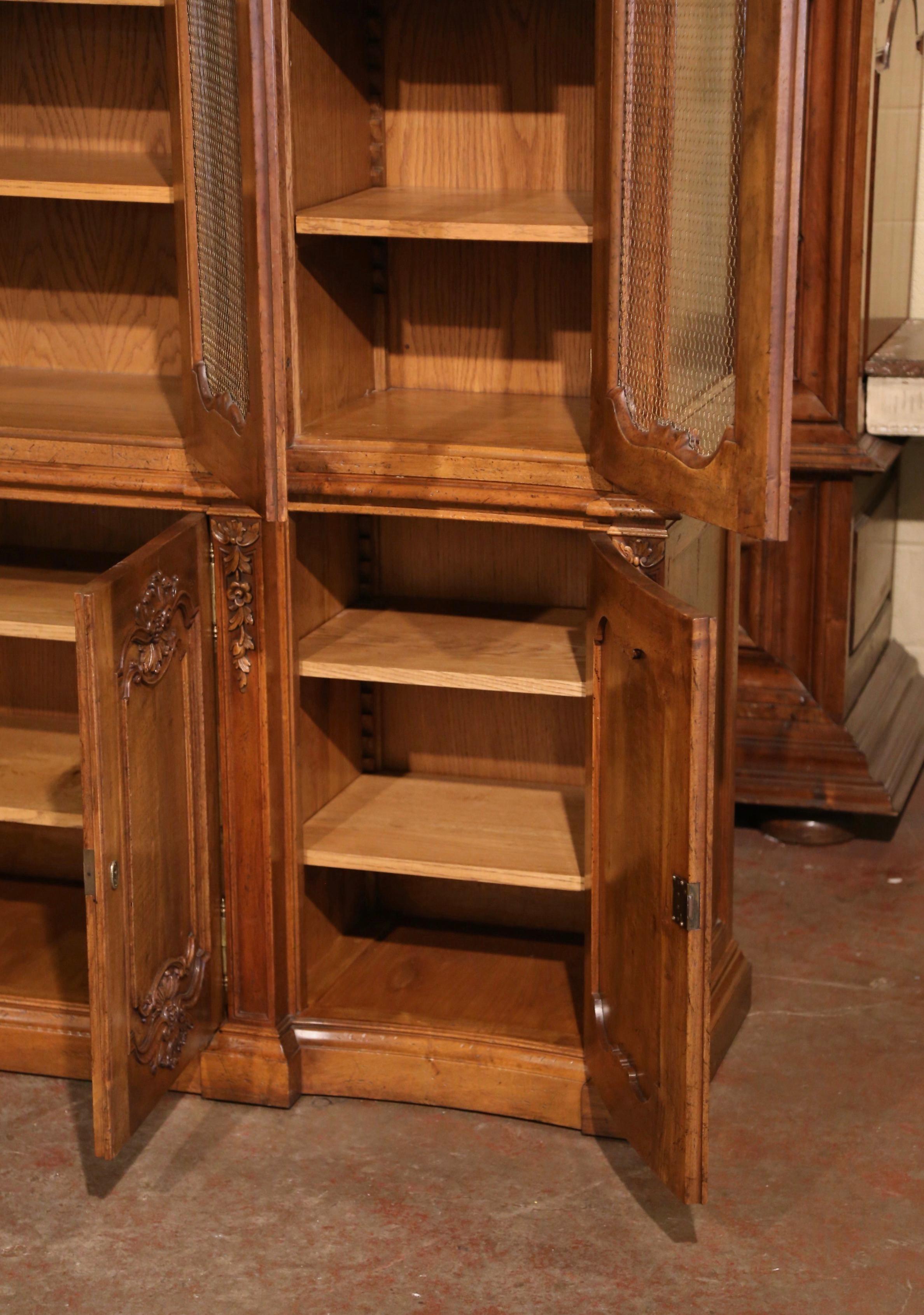 French Louis XIV Carved Walnut and Wire Four-Door Bookcase Cabinet For Sale 5